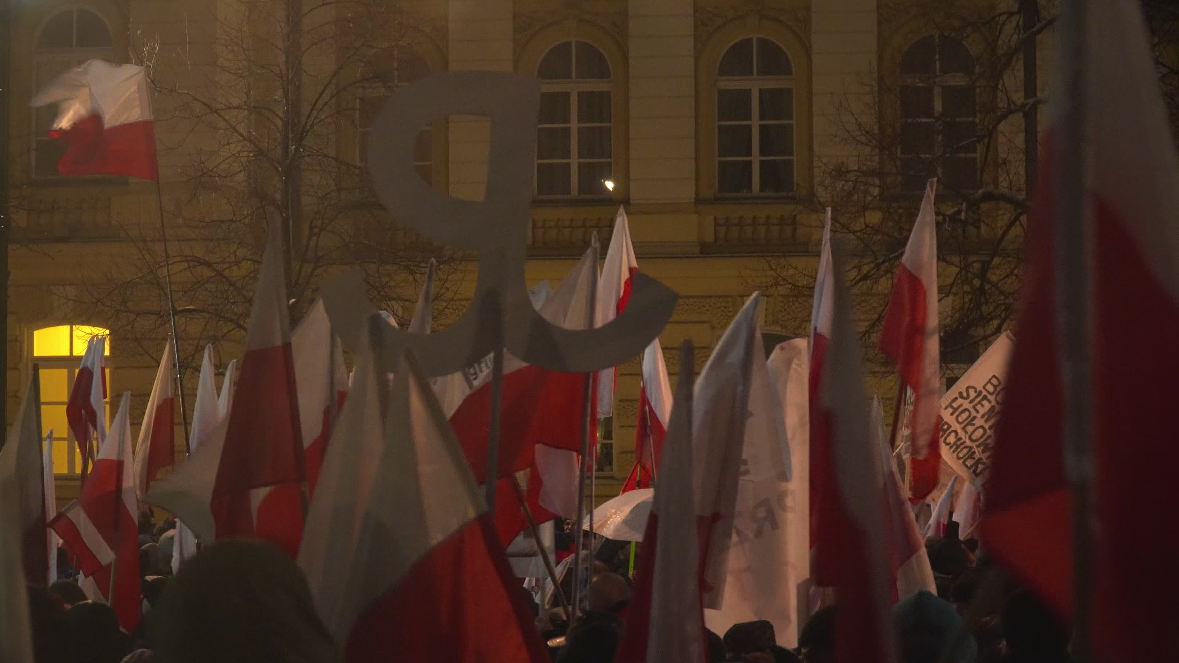 Tens of thousands march in protest of imprisoned politicians in Warsaw