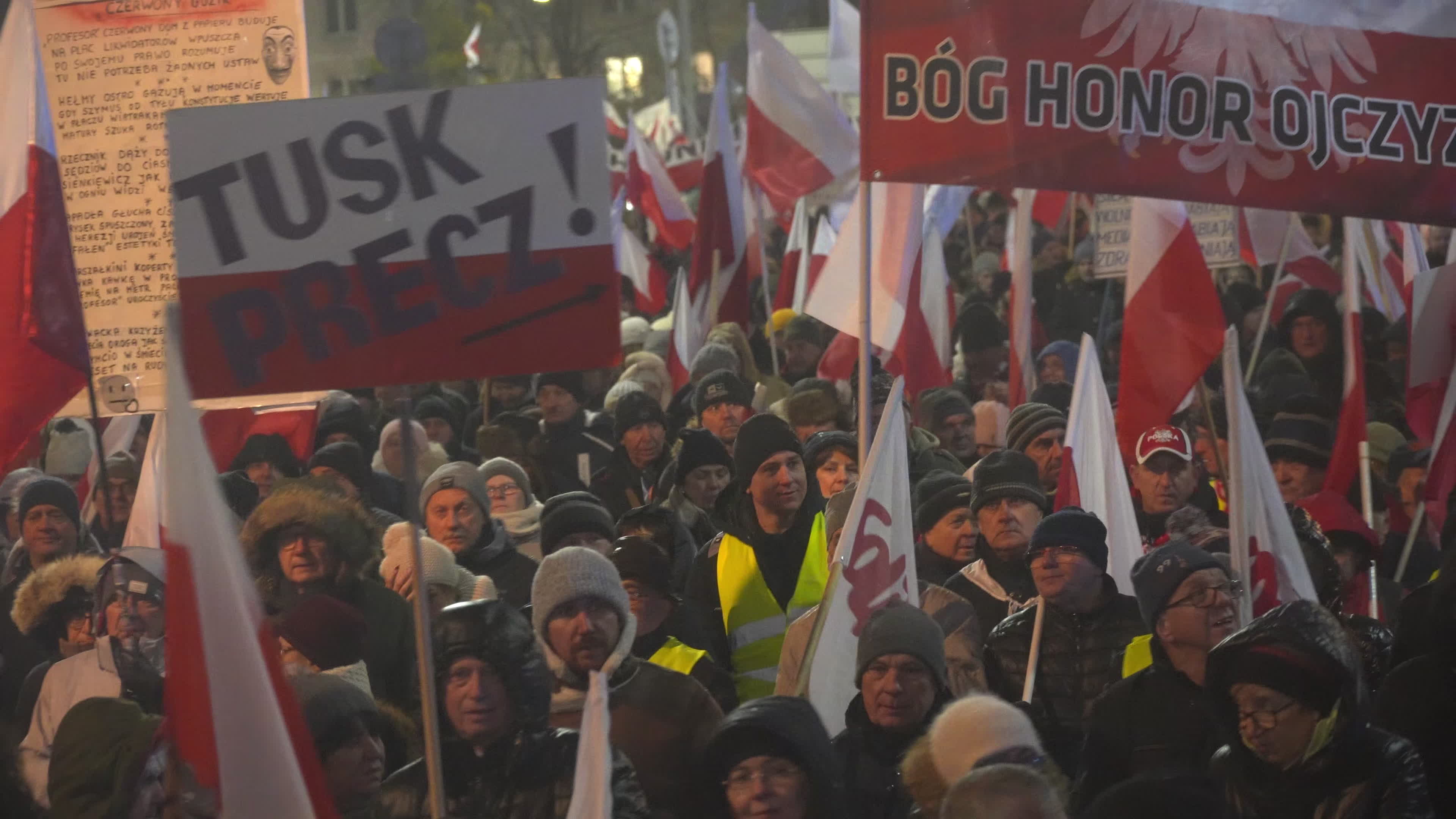 Tens of thousands march in protest of imprisoned politicians in Warsaw