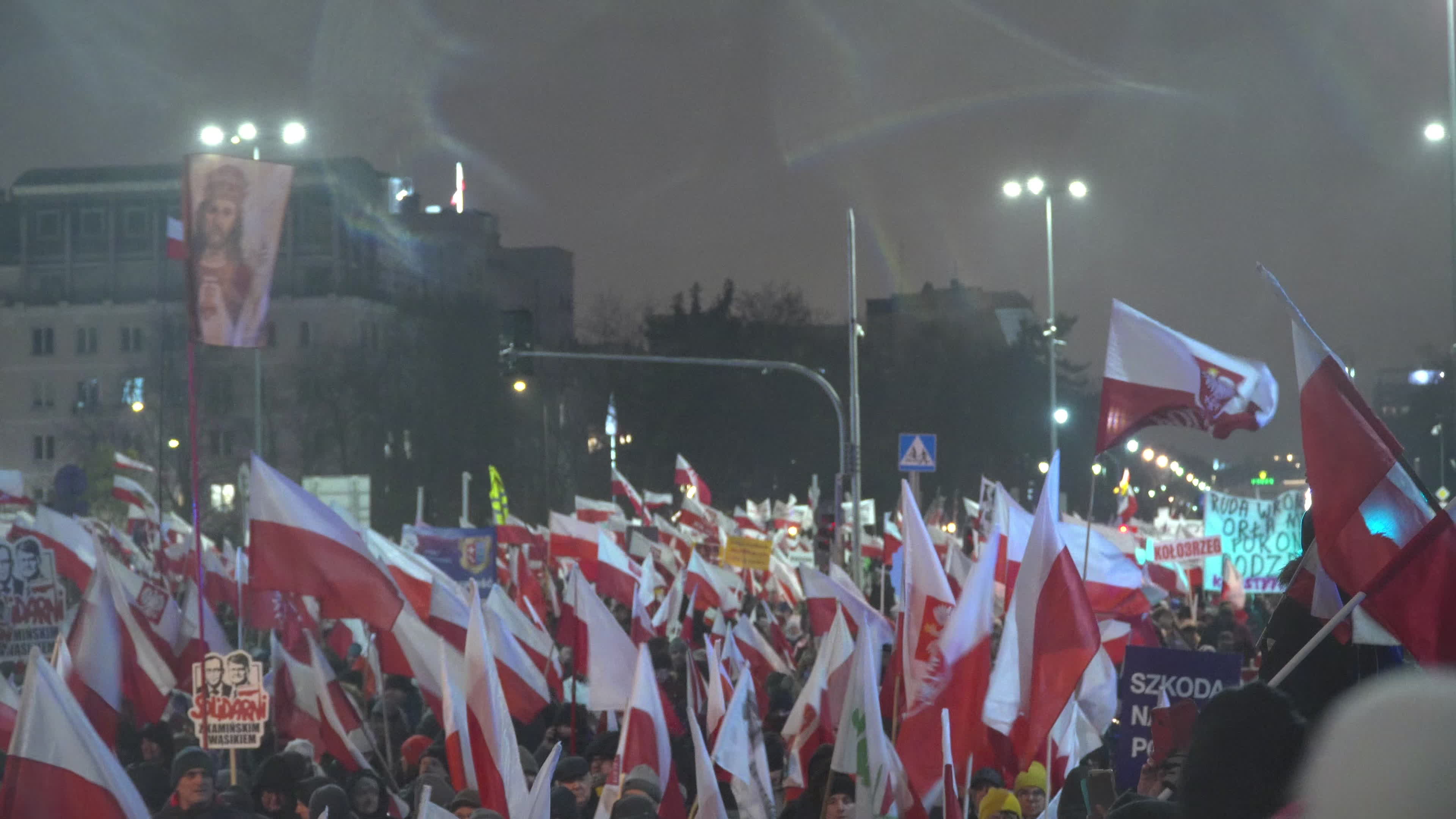 Tens of thousands march in protest of imprisoned politicians in Warsaw