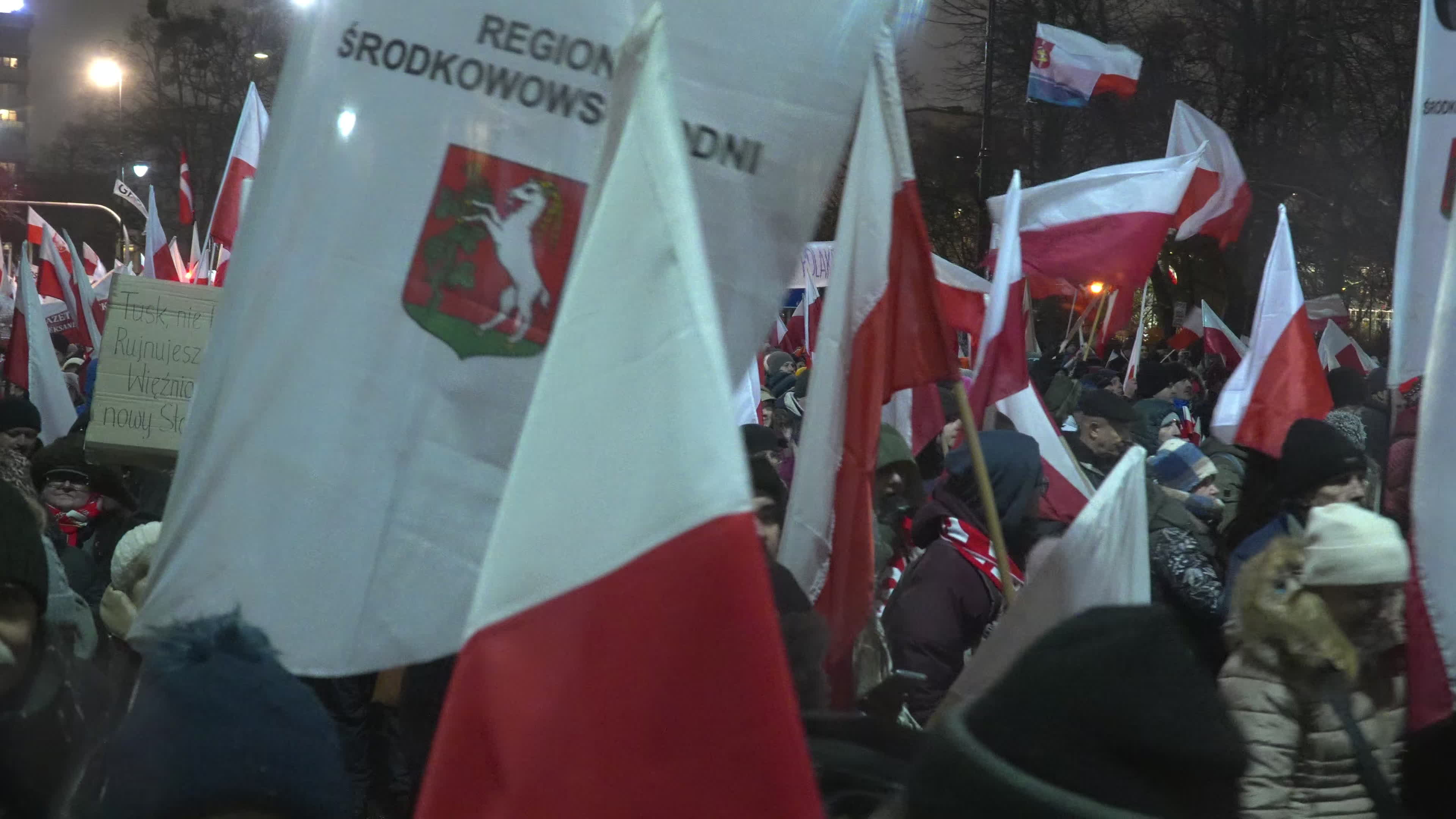 Tens of thousands march in protest of imprisoned politicians in Warsaw