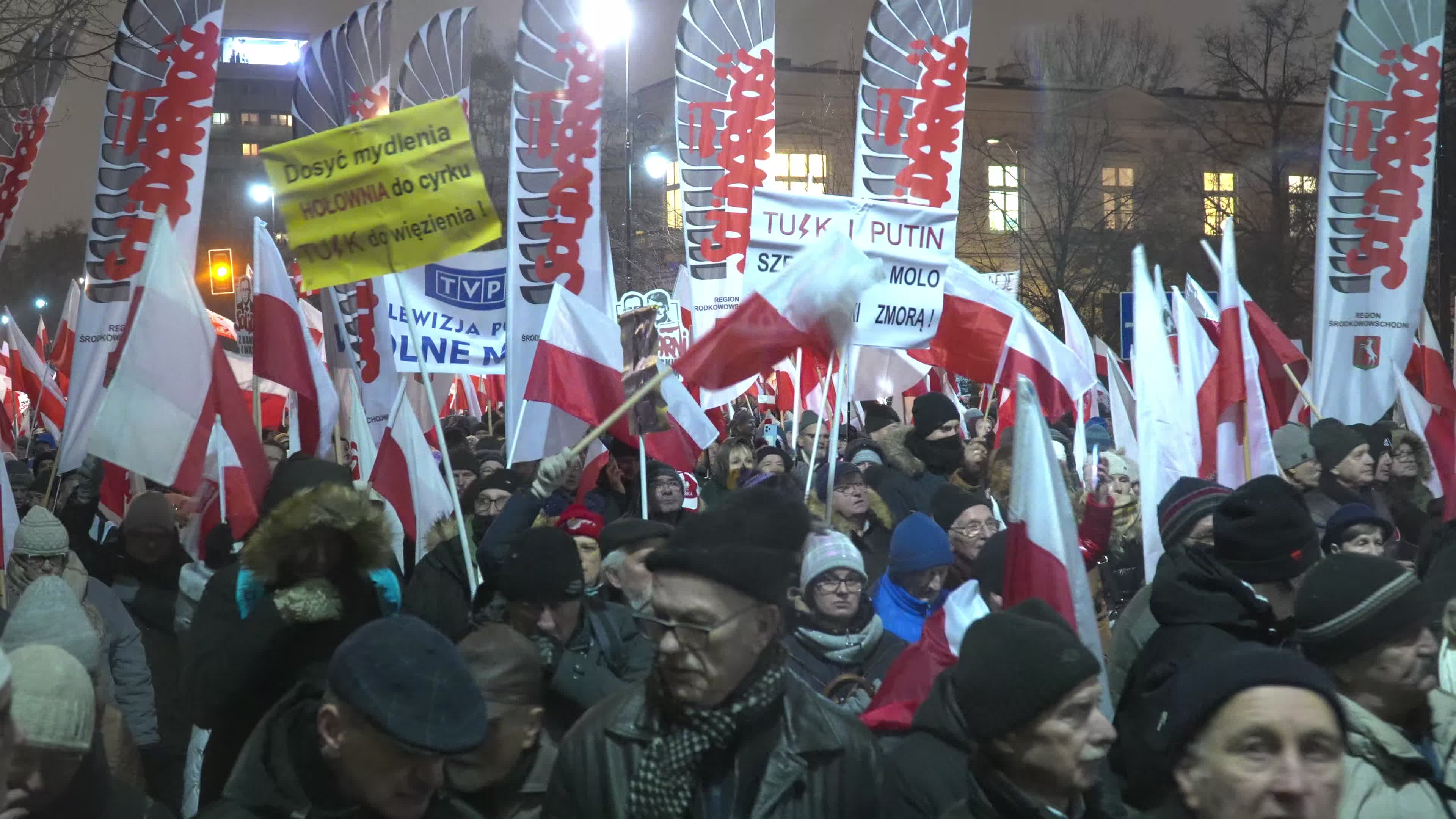 Tens of thousands march in protest of imprisoned politicians in Warsaw