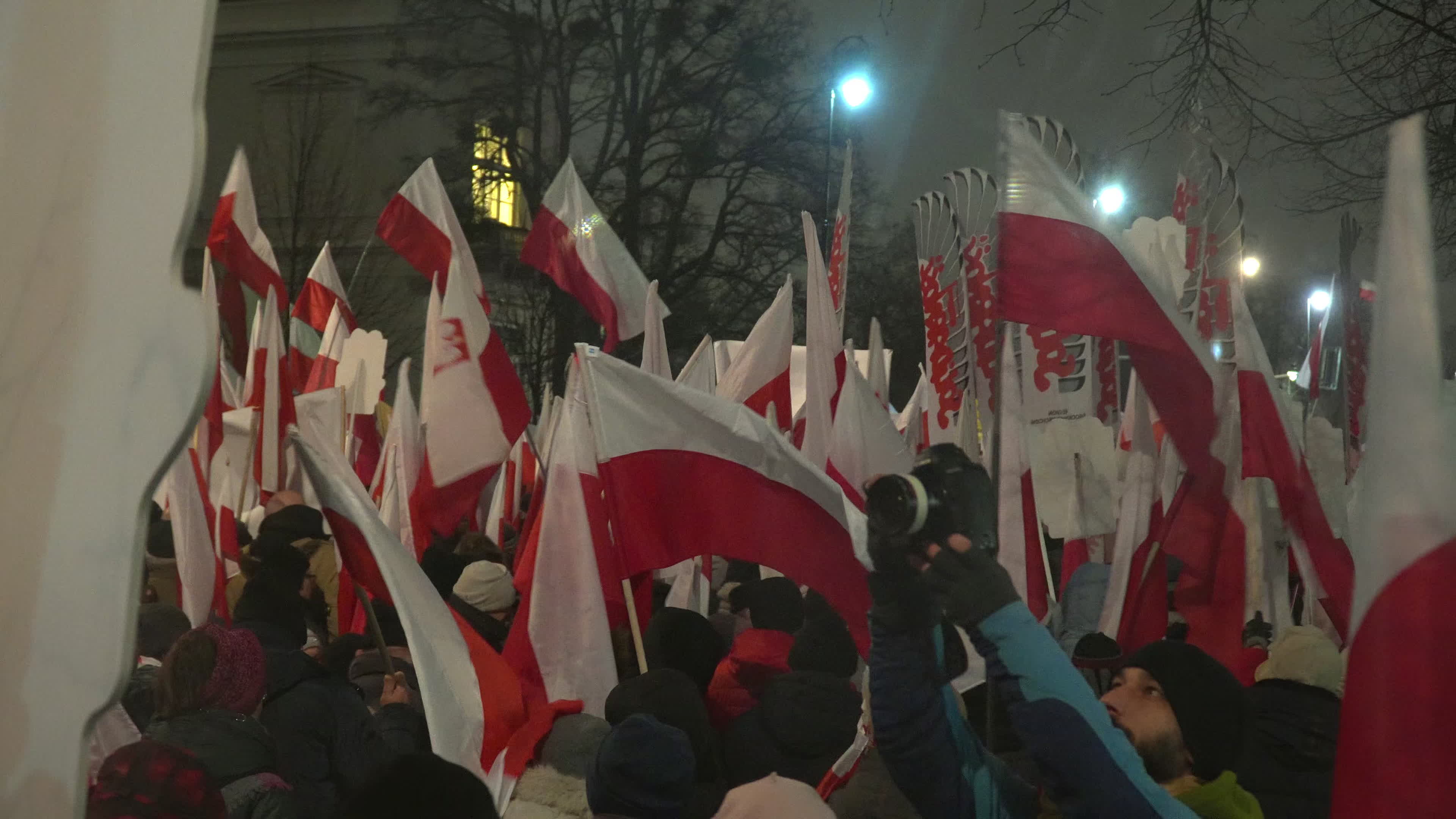 Tens of thousands march in protest of imprisoned politicians in Warsaw