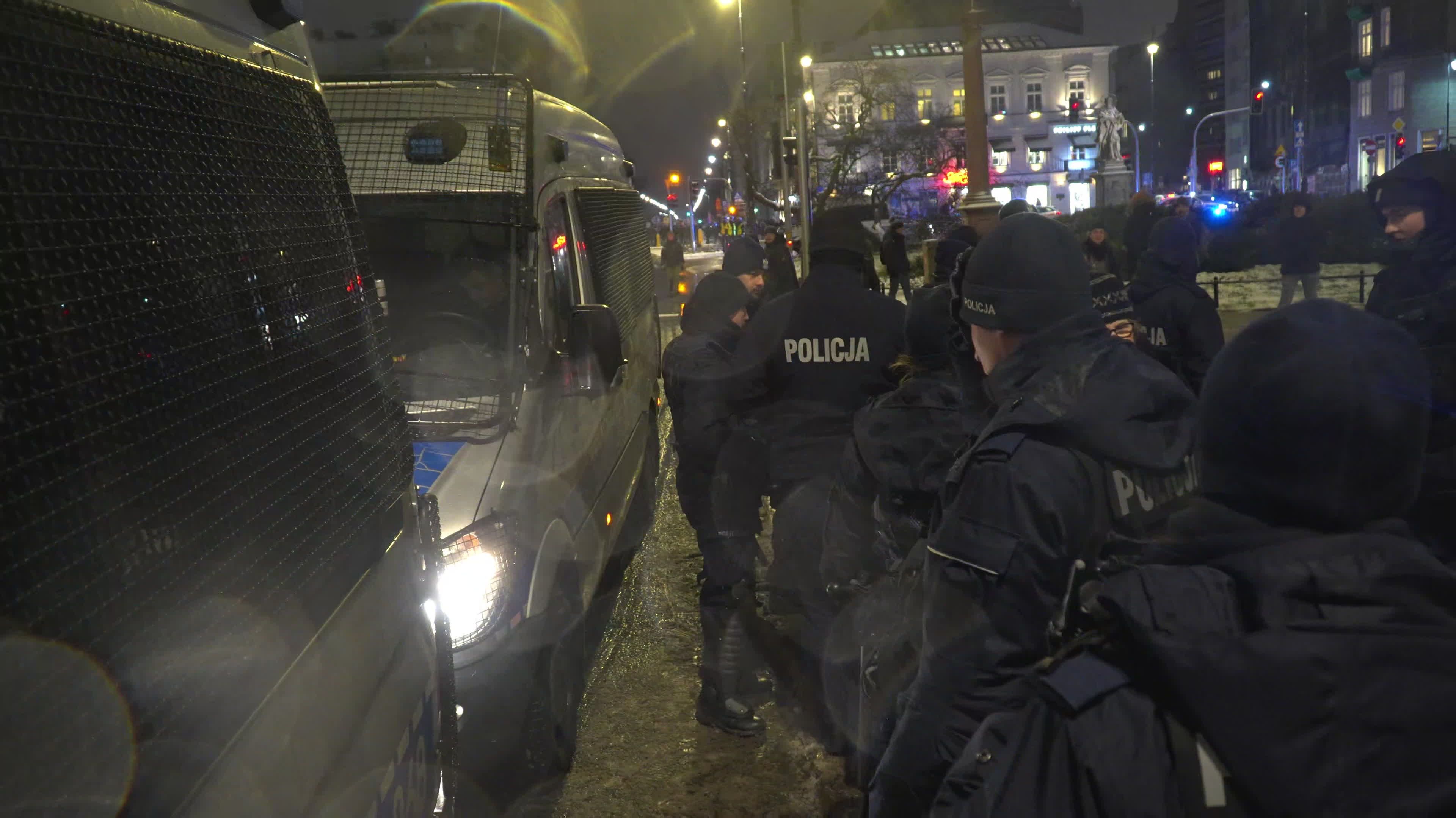 Tens of thousands march in protest of imprisoned politicians in Warsaw