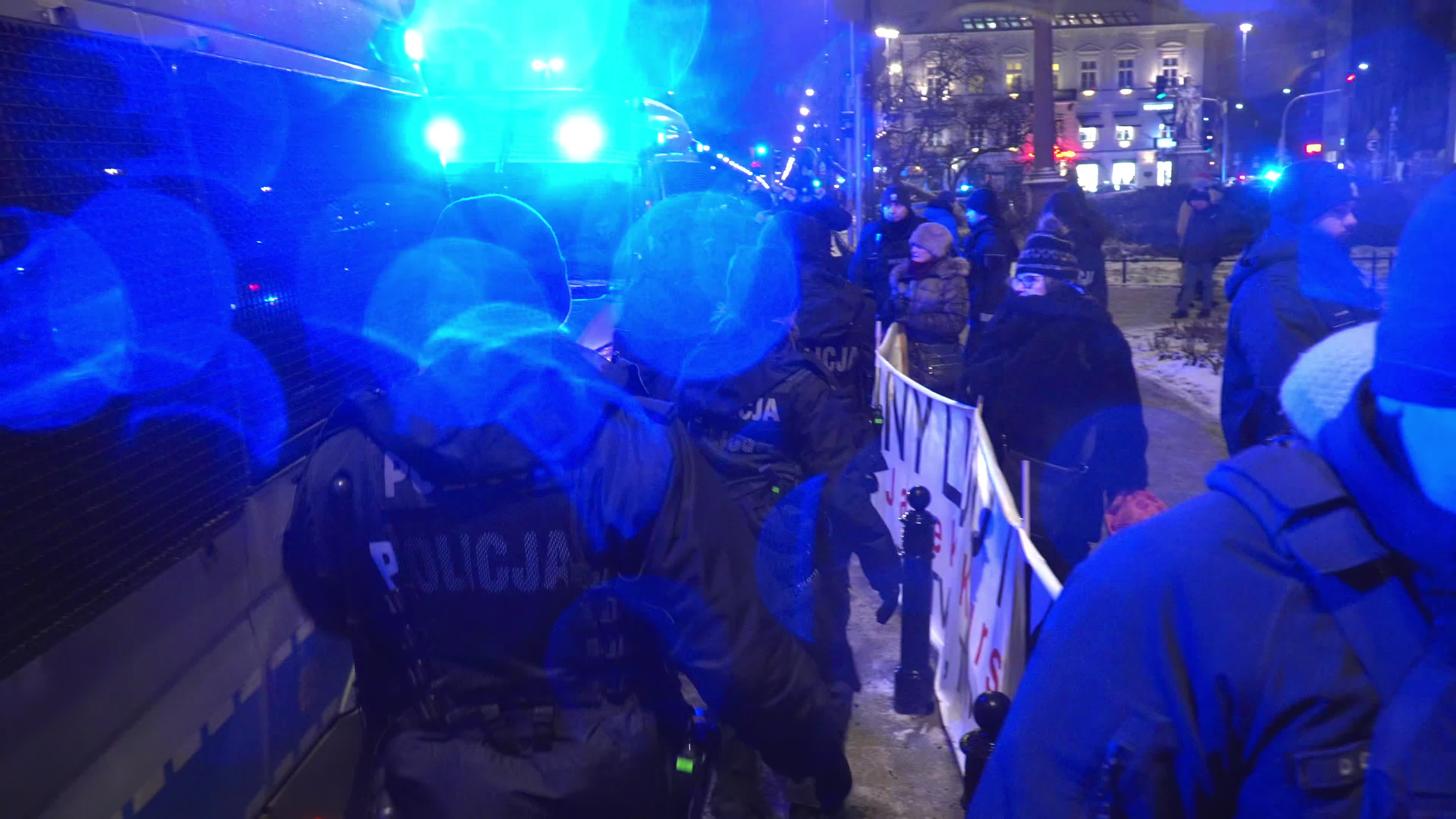 Tens of thousands march in protest of imprisoned politicians in Warsaw