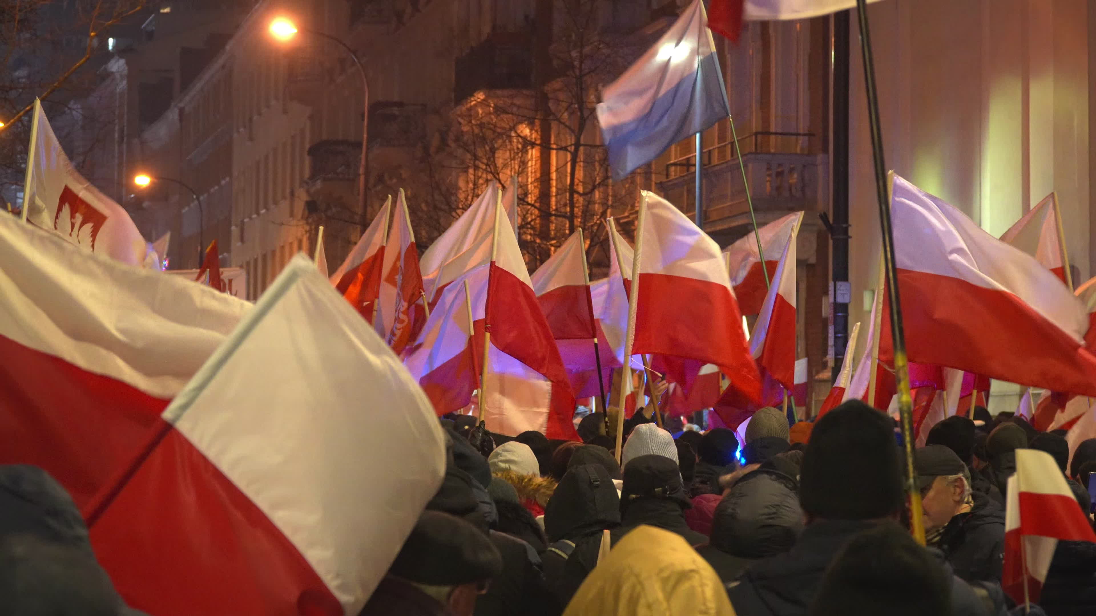 Tens of thousands march in protest of imprisoned politicians in Warsaw