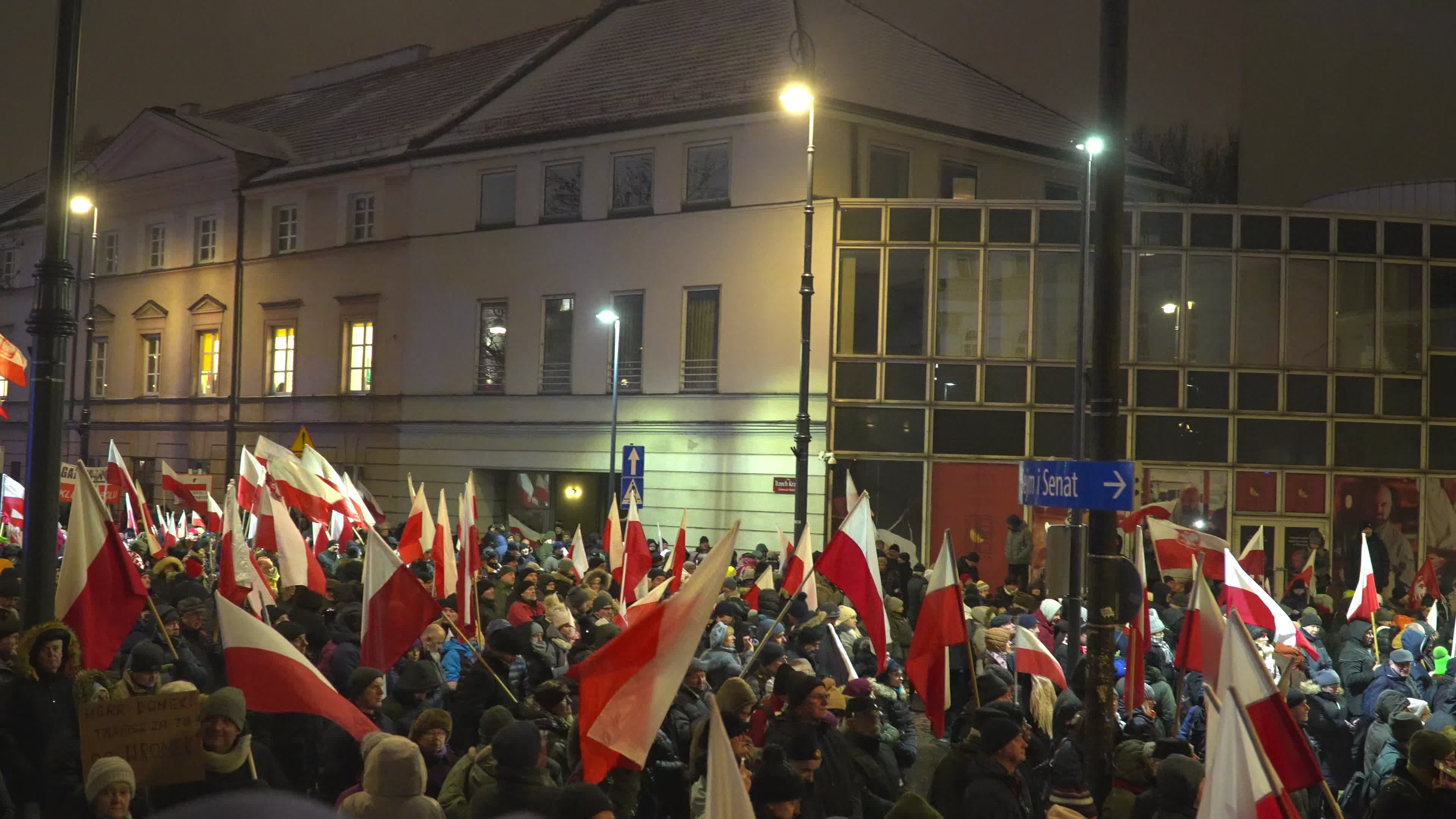 Tens of thousands march in protest of imprisoned politicians in Warsaw