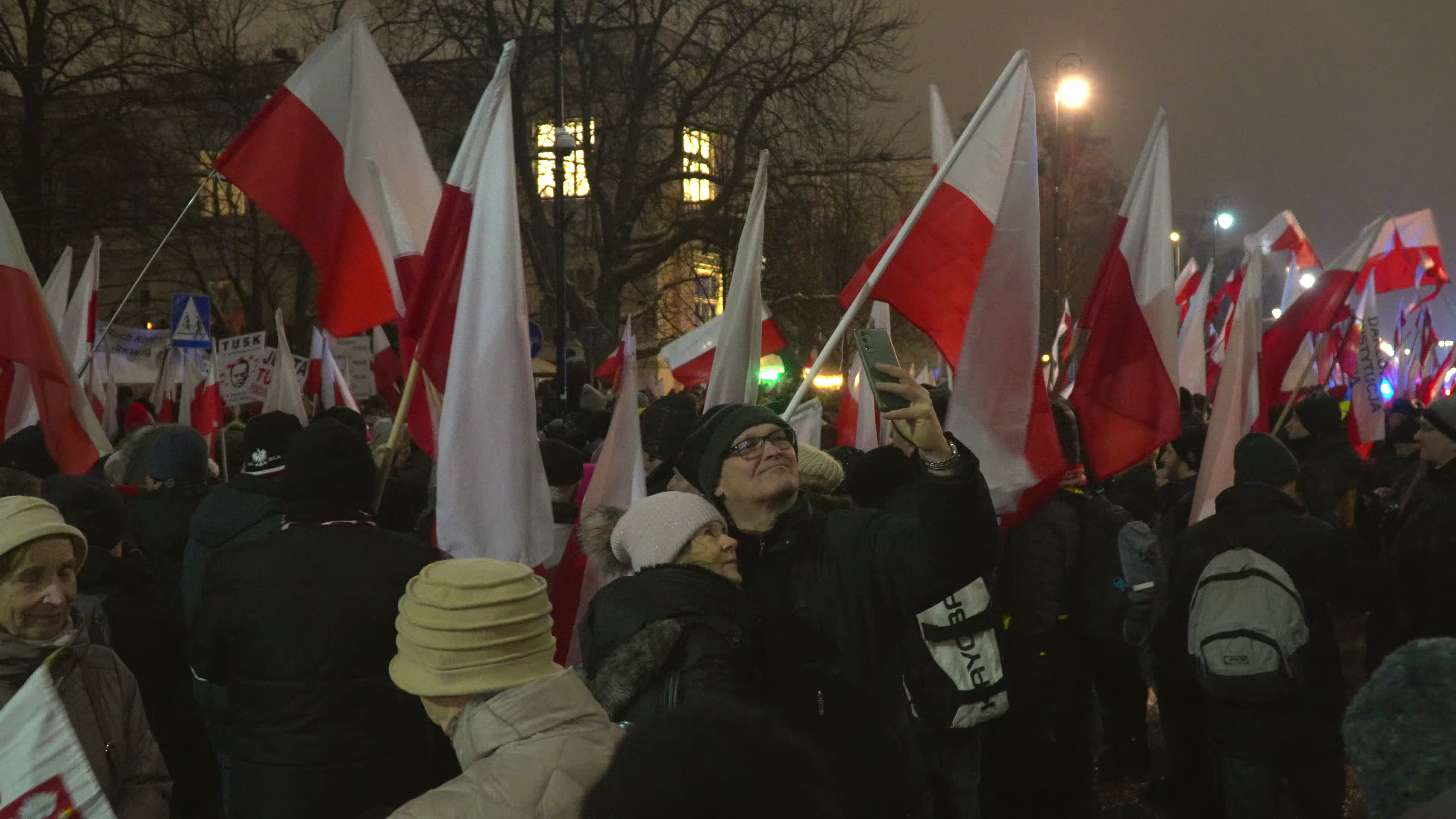 Tens of thousands march in protest of imprisoned politicians in Warsaw