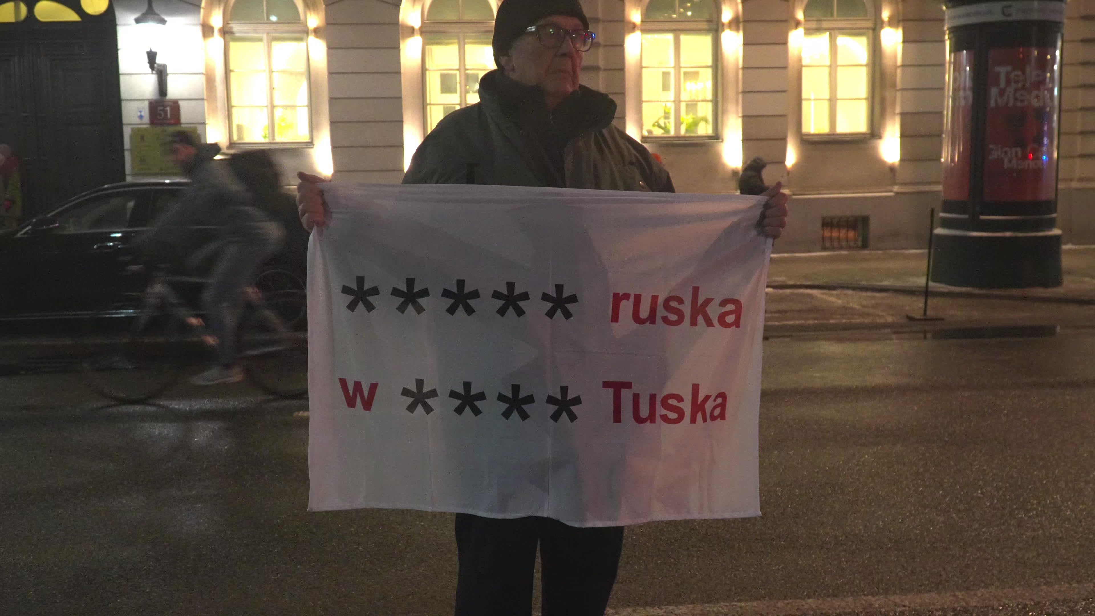 Tens of thousands march in protest of imprisoned politicians in Warsaw