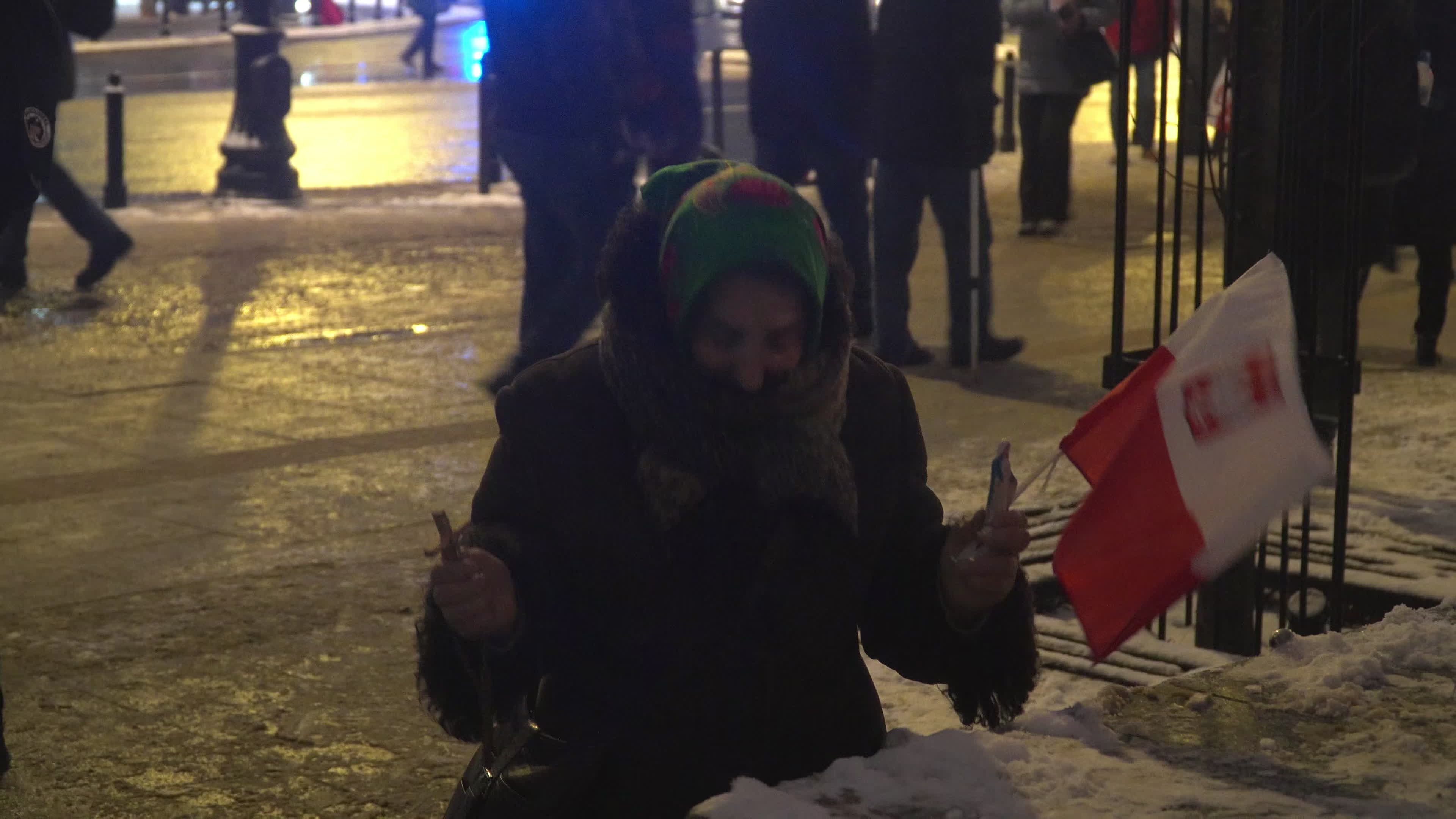 Tens of thousands march in protest of imprisoned politicians in Warsaw