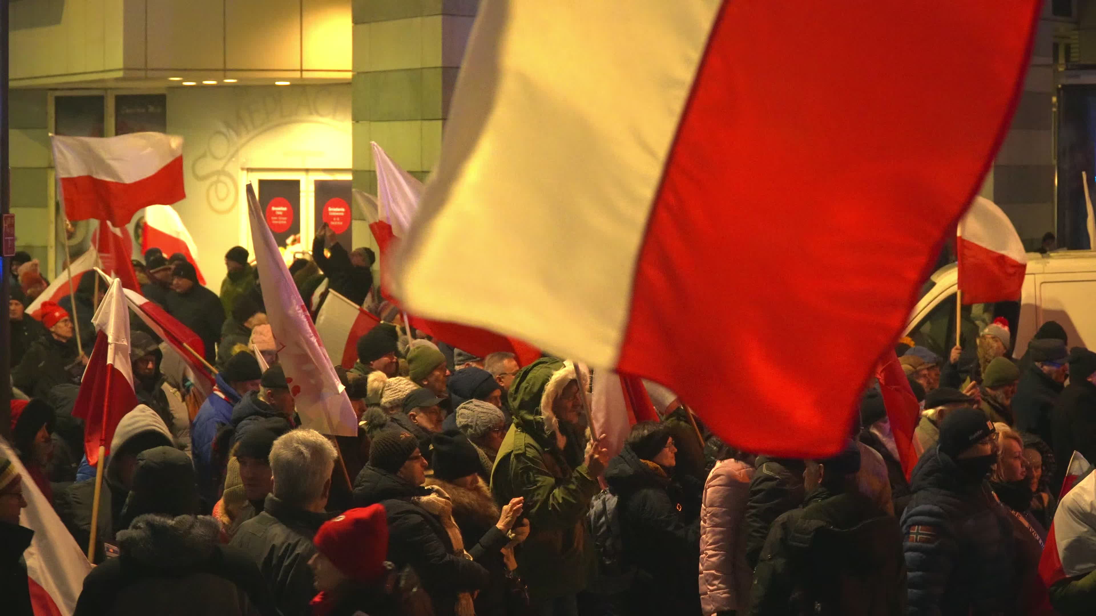 Tens of thousands march in protest of imprisoned politicians in Warsaw
