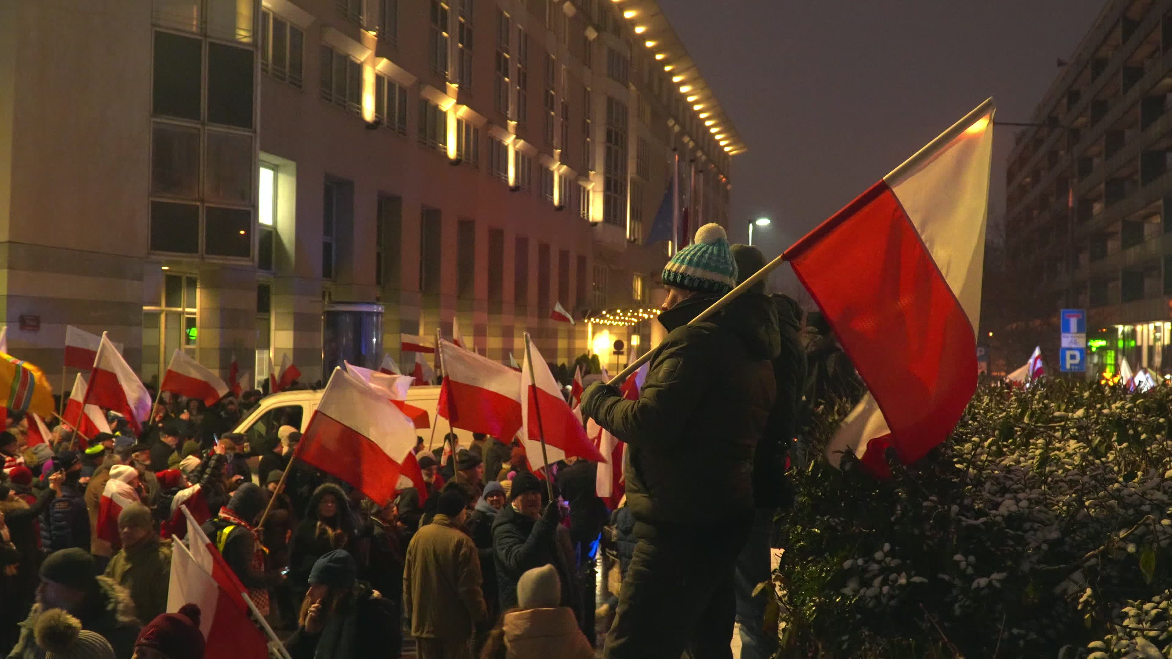 Tens of thousands march in protest of imprisoned politicians in Warsaw