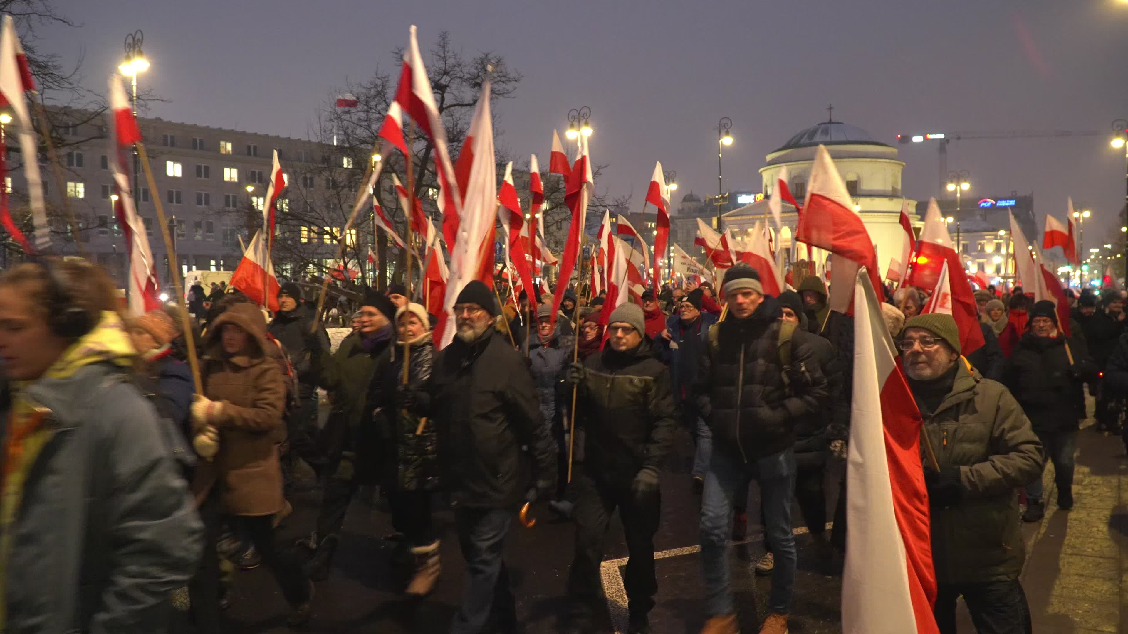 Tens of thousands march in protest of imprisoned politicians in Warsaw