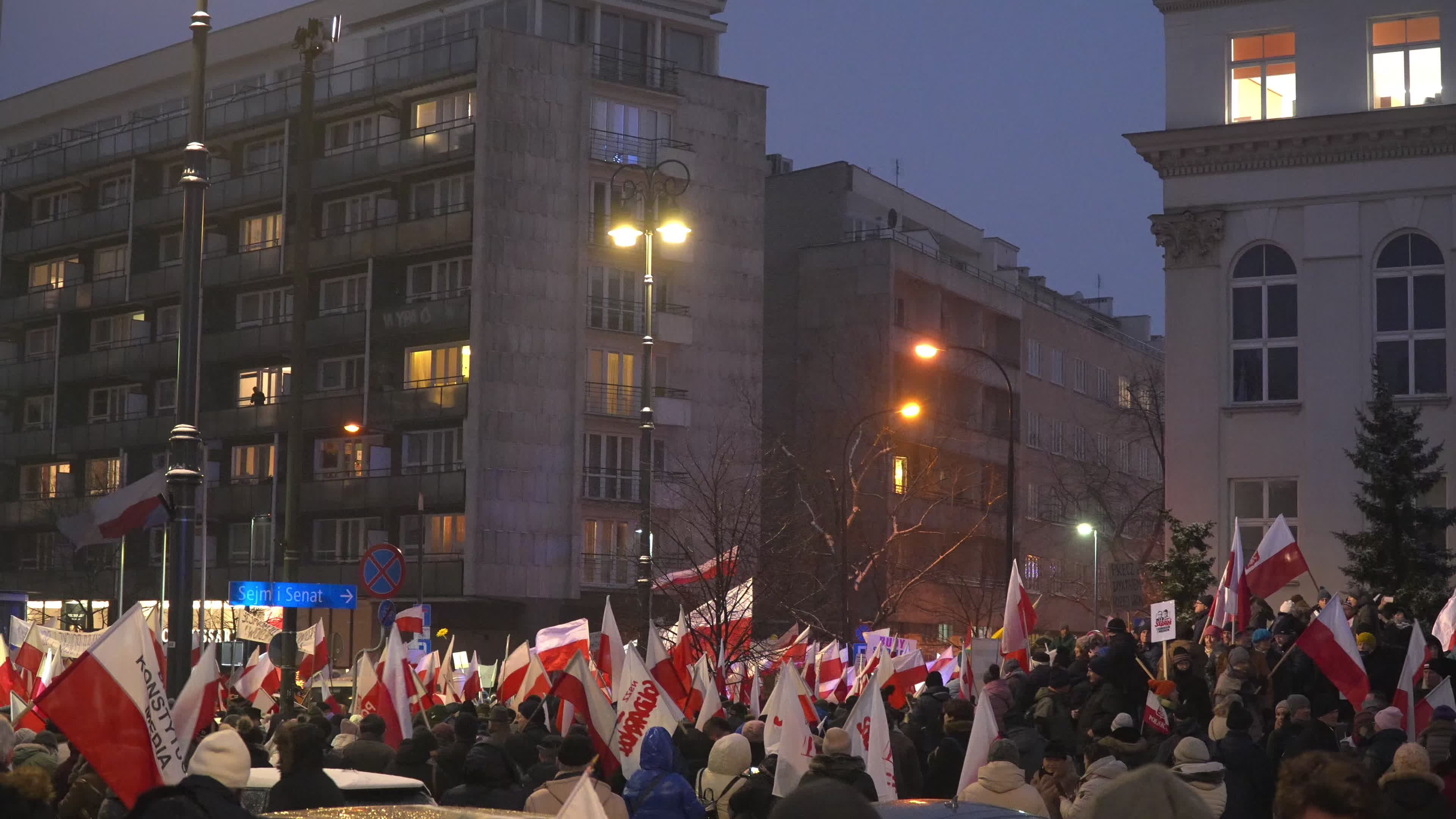 Tens of thousands march in protest of imprisoned politicians in Warsaw