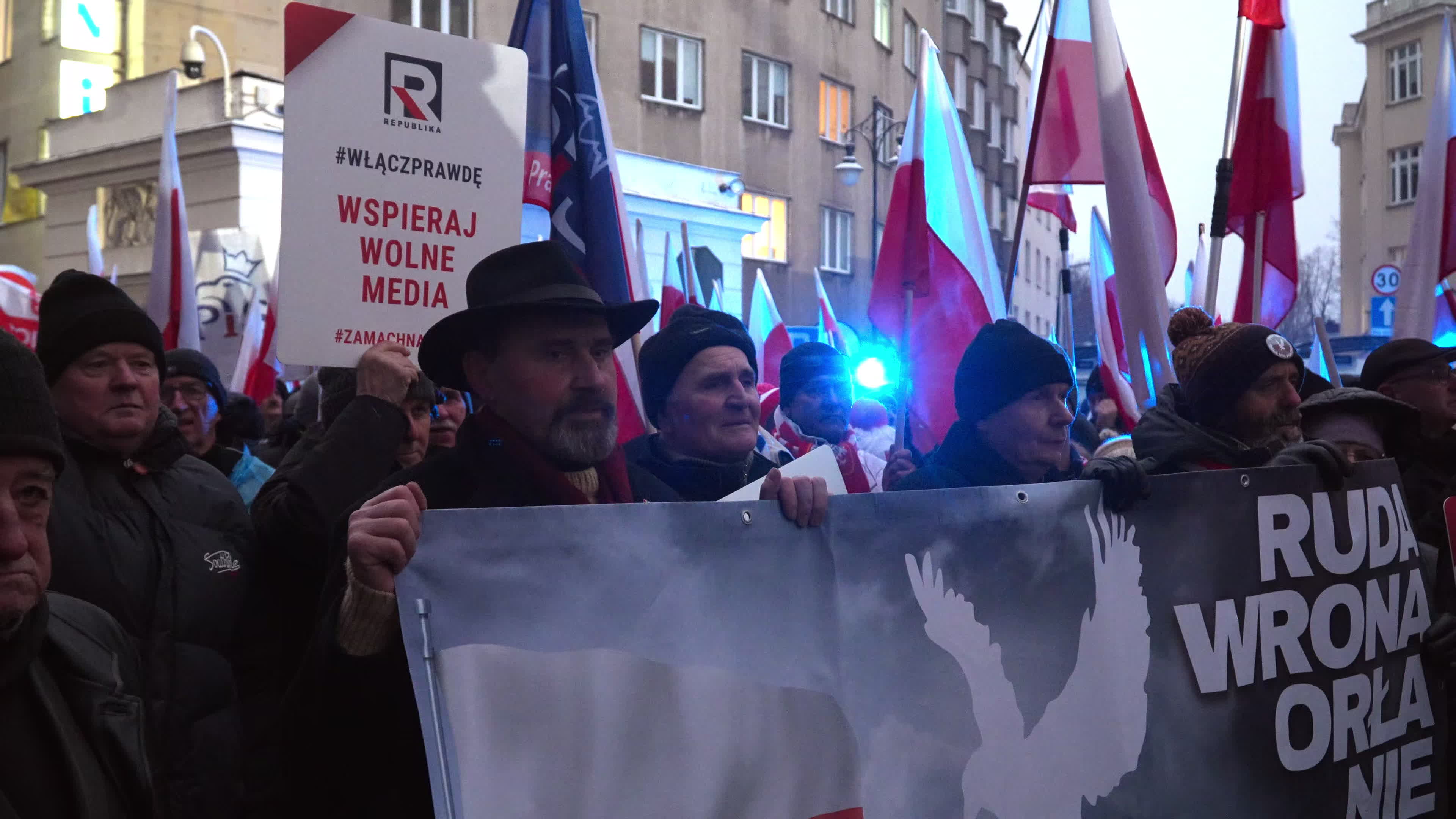 Tens of thousands march in protest of imprisoned politicians in Warsaw