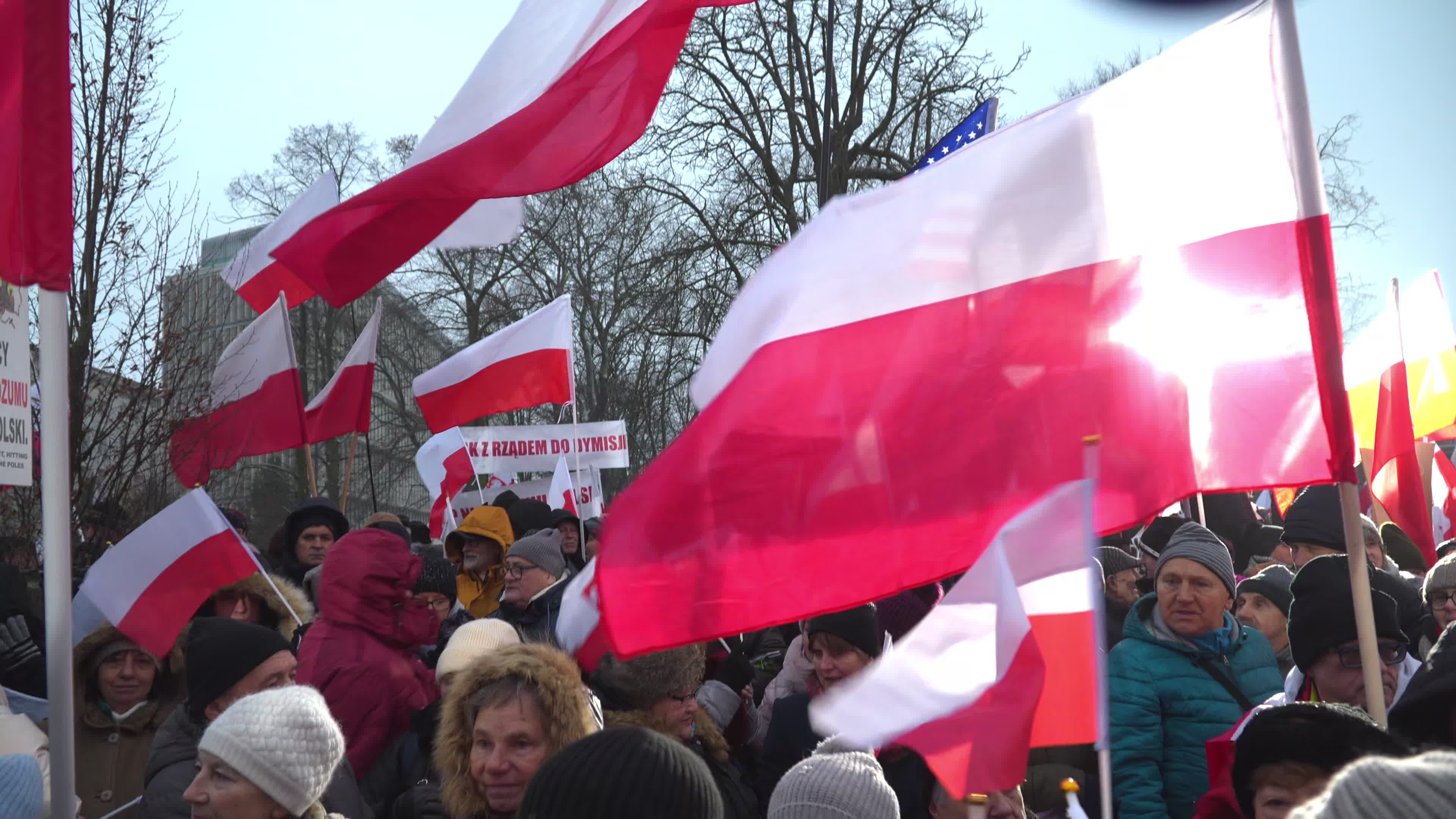 Tens of thousands march in protest of imprisoned politicians in Warsaw