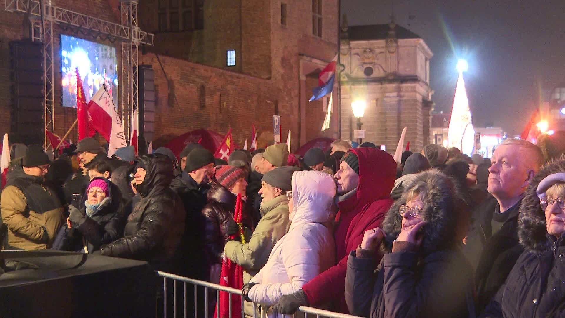 Thousands commemorate murdered mayor of Gdańsk on the fifth anniversary of his death