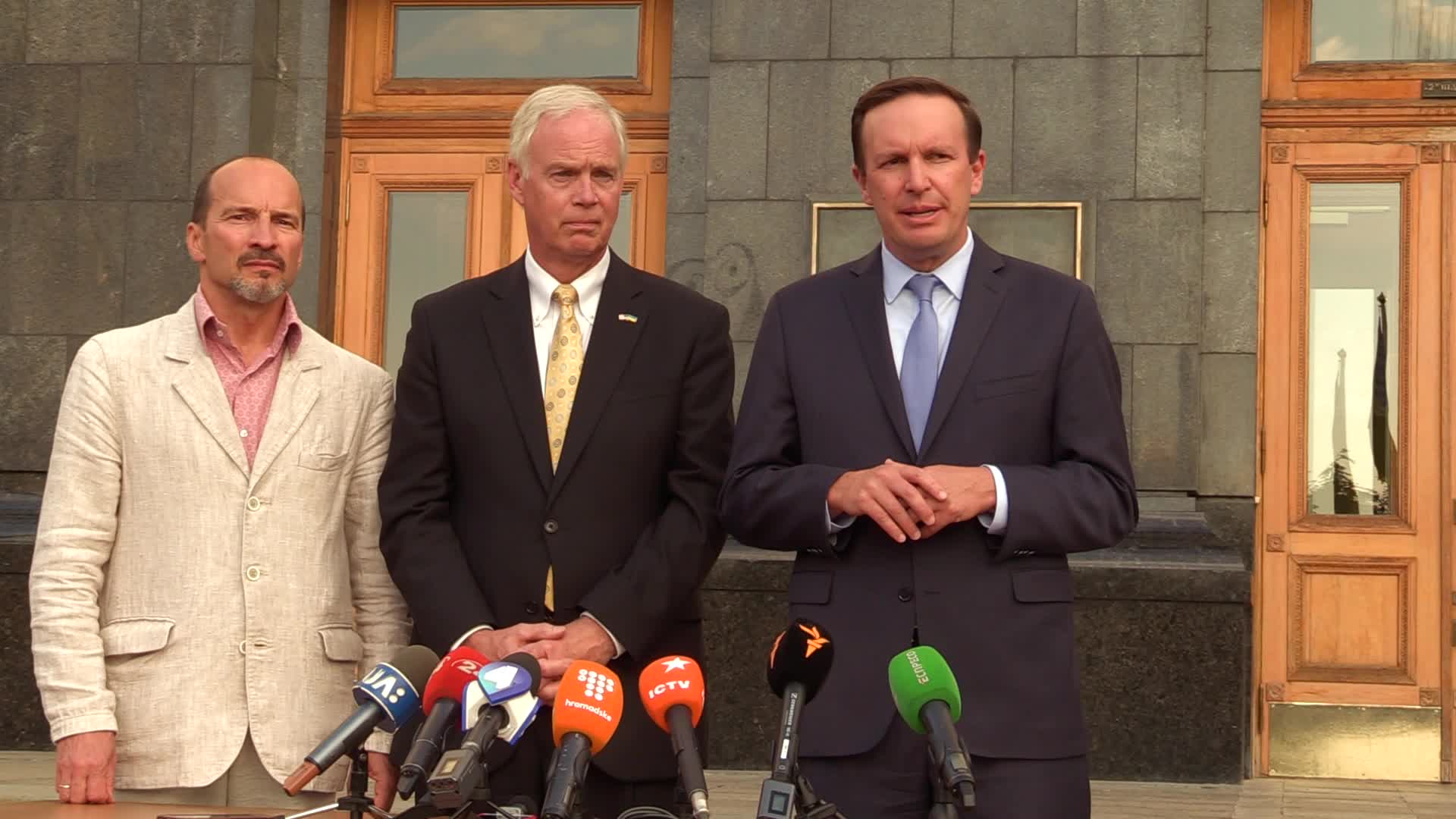 US Senators Ron Johnson and Chris Murphy press-conference in Ukraine