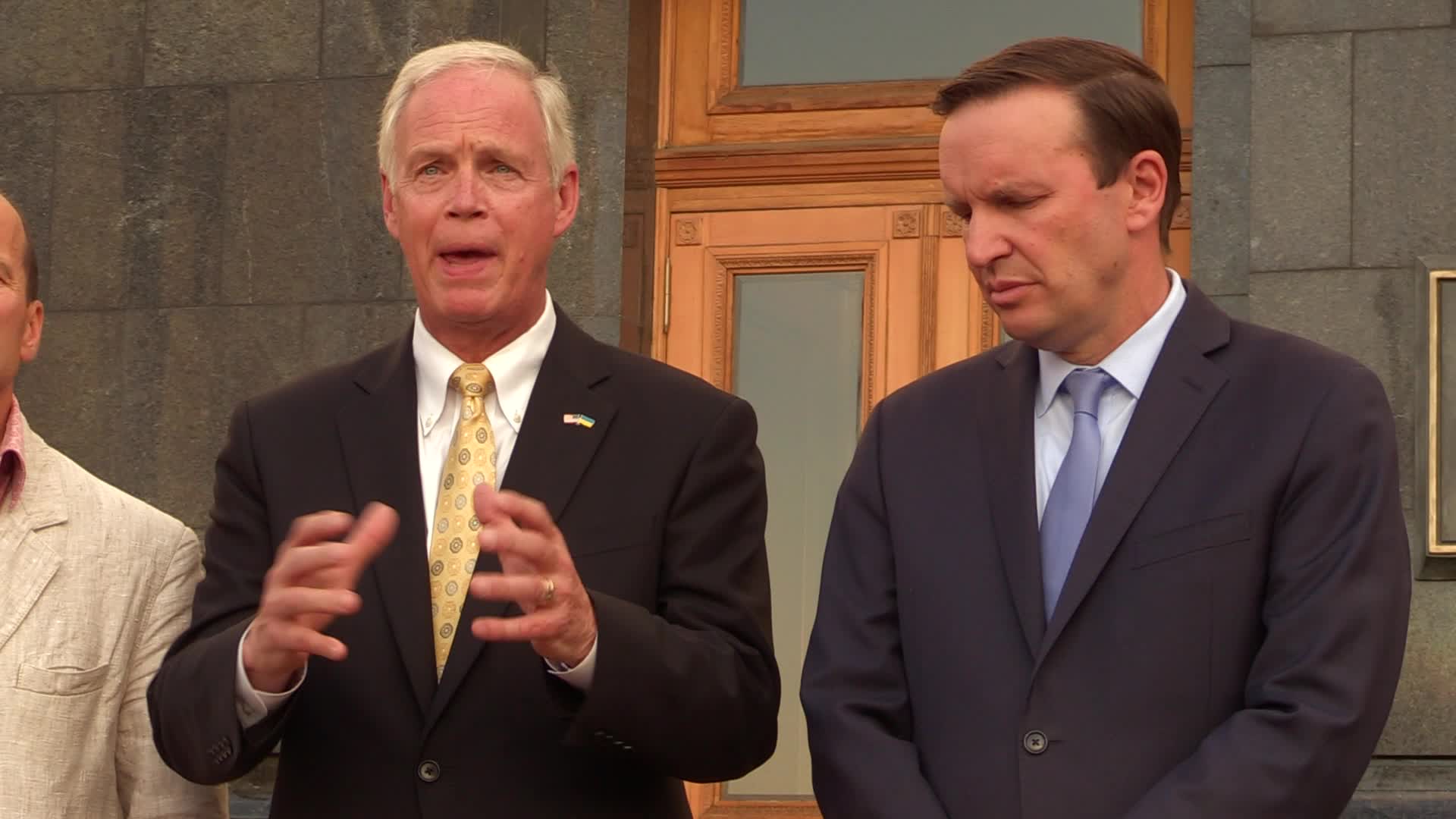US Senators Ron Johnson and Chris Murphy press-conference in Ukraine