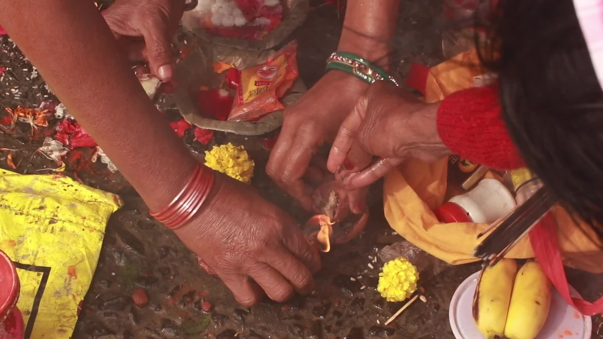Hindu Devotees Immerse in Ganga at Gangasagar Mela on Makar Sankranti, Kolkata