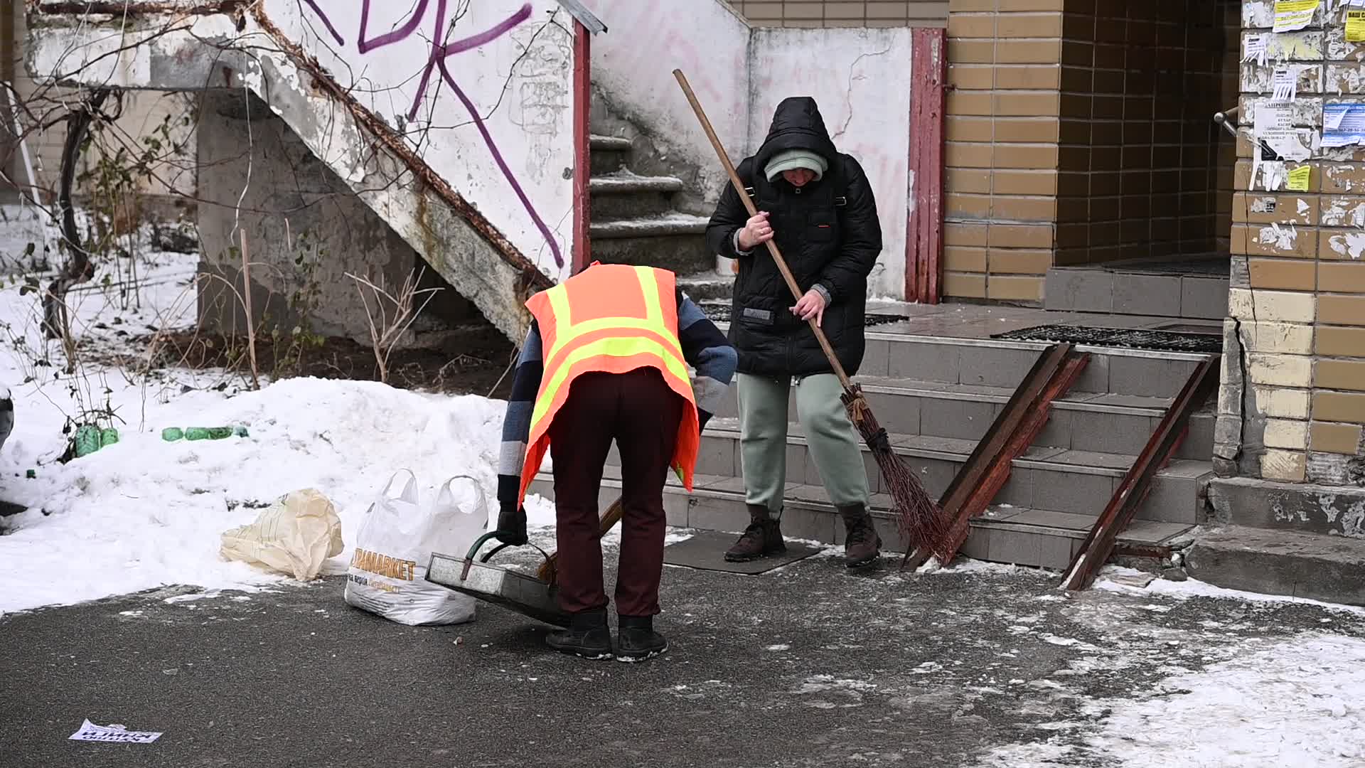 At least 22 people injured in air strikes in Kyiv, amid Russian invasion of Ukraine.