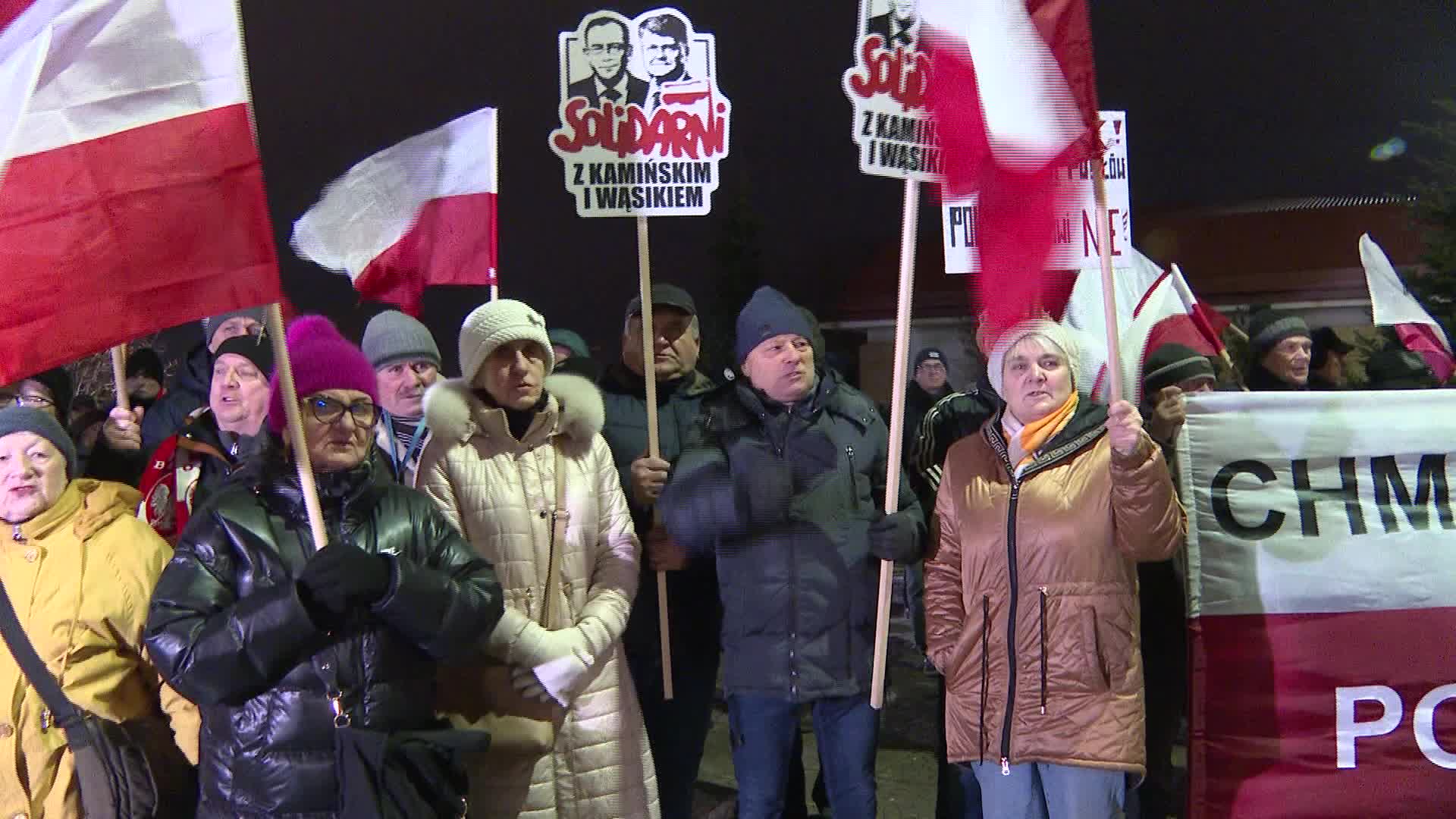 Poland's president pardons 2 imprisoned politicians