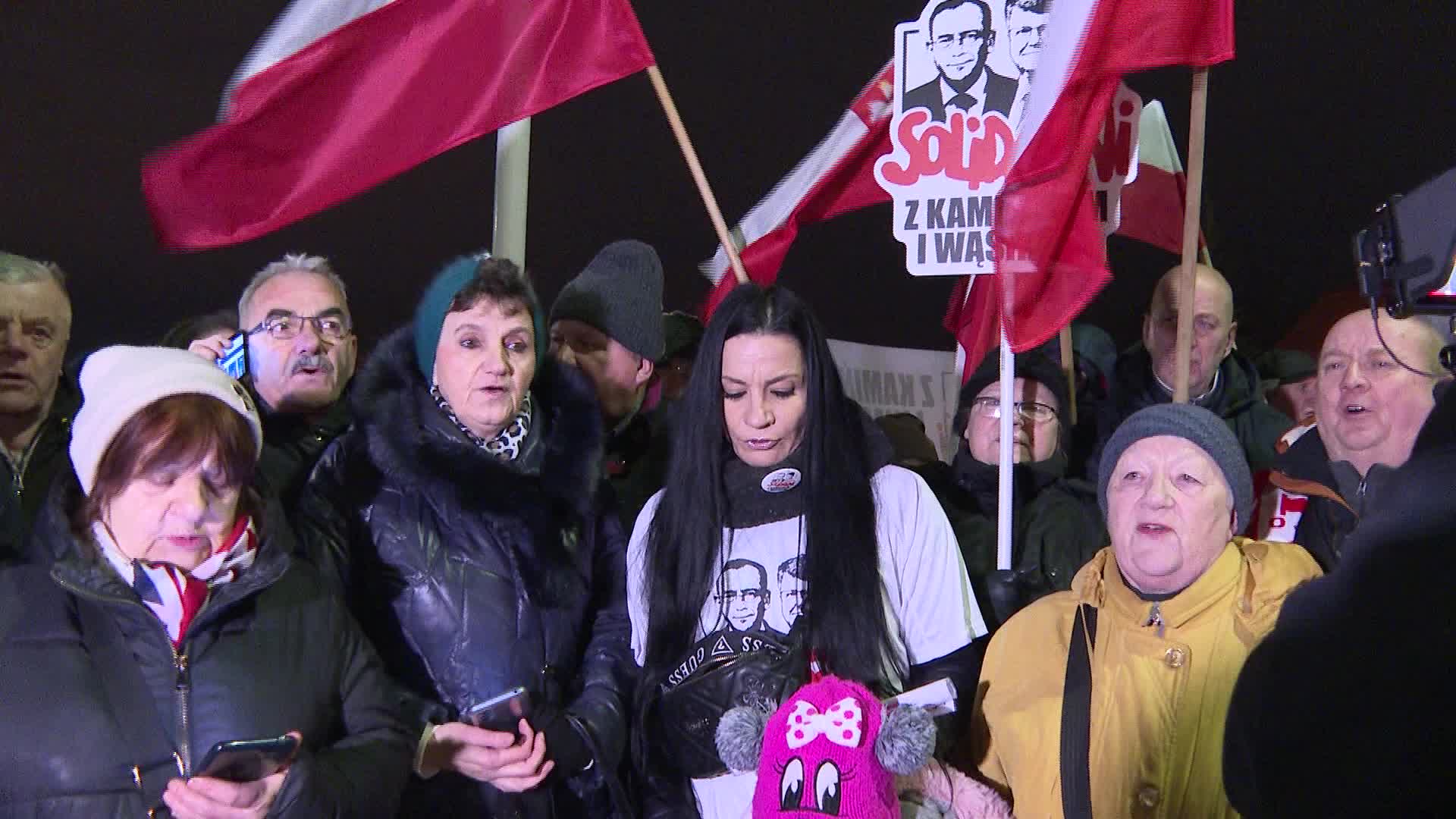 Poland's president pardons 2 imprisoned politicians