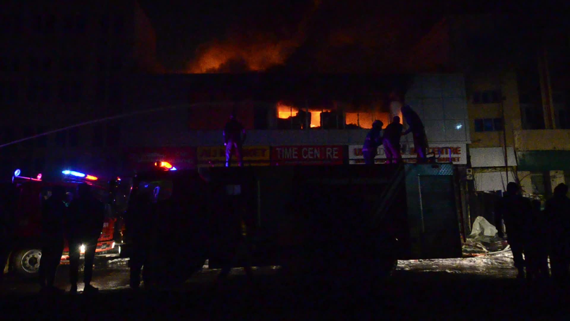 Fire destroys mobile phone market in Peshawar