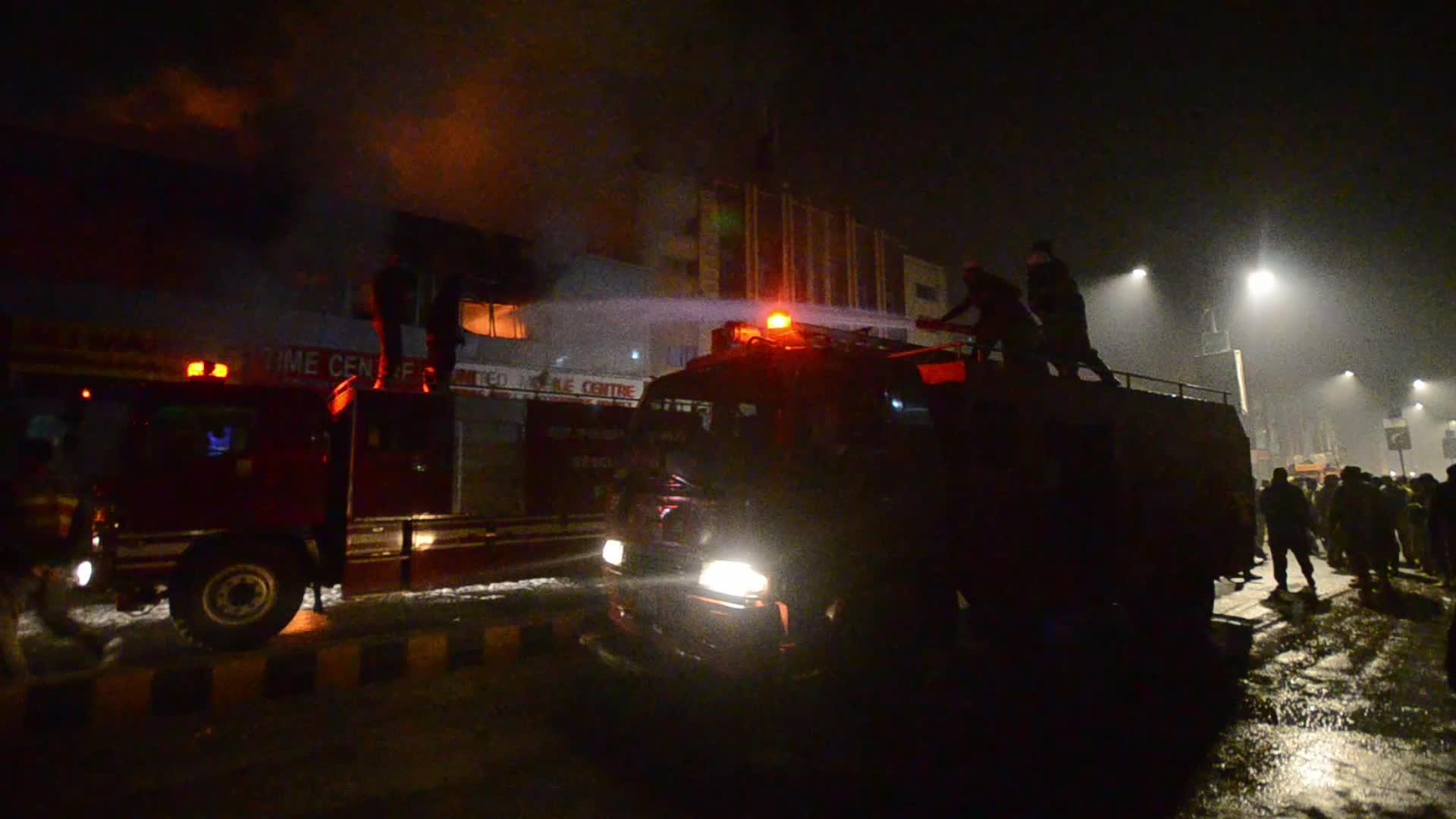 Fire destroys mobile phone market in Peshawar