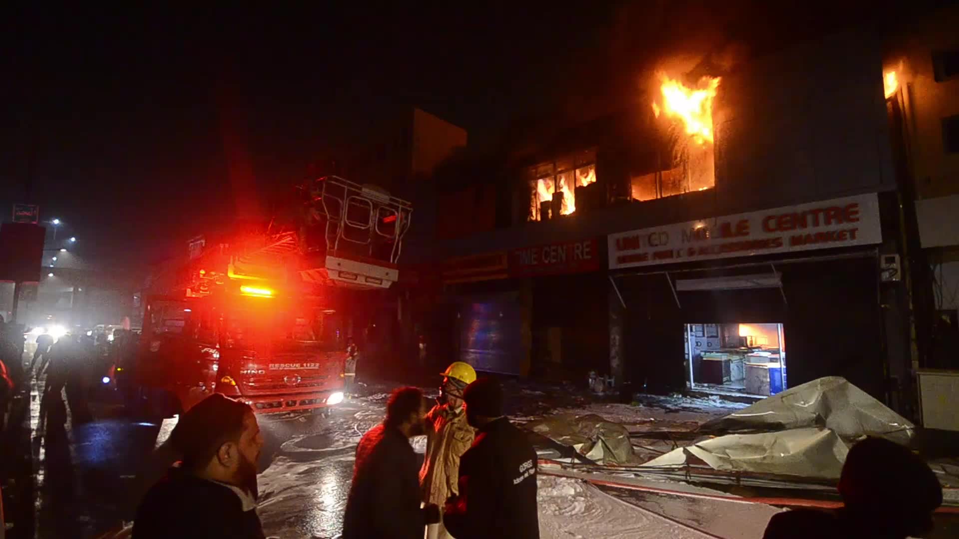 Fire destroys mobile phone market in Peshawar