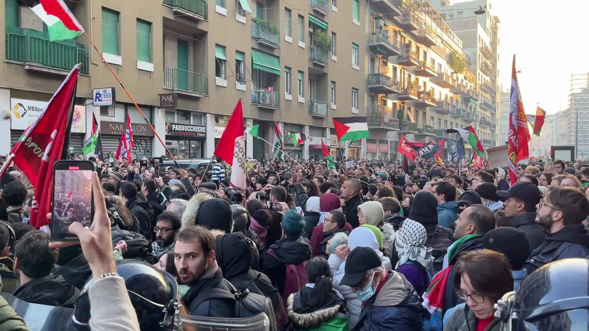 The demonstrations in support of Palestine despite government bans on the International Holocaust Remembrance Day in Milan