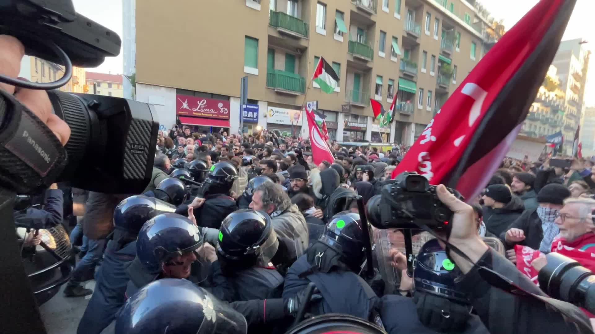 The demonstrations in support of Palestine despite government bans on the International Holocaust Remembrance Day in Milan