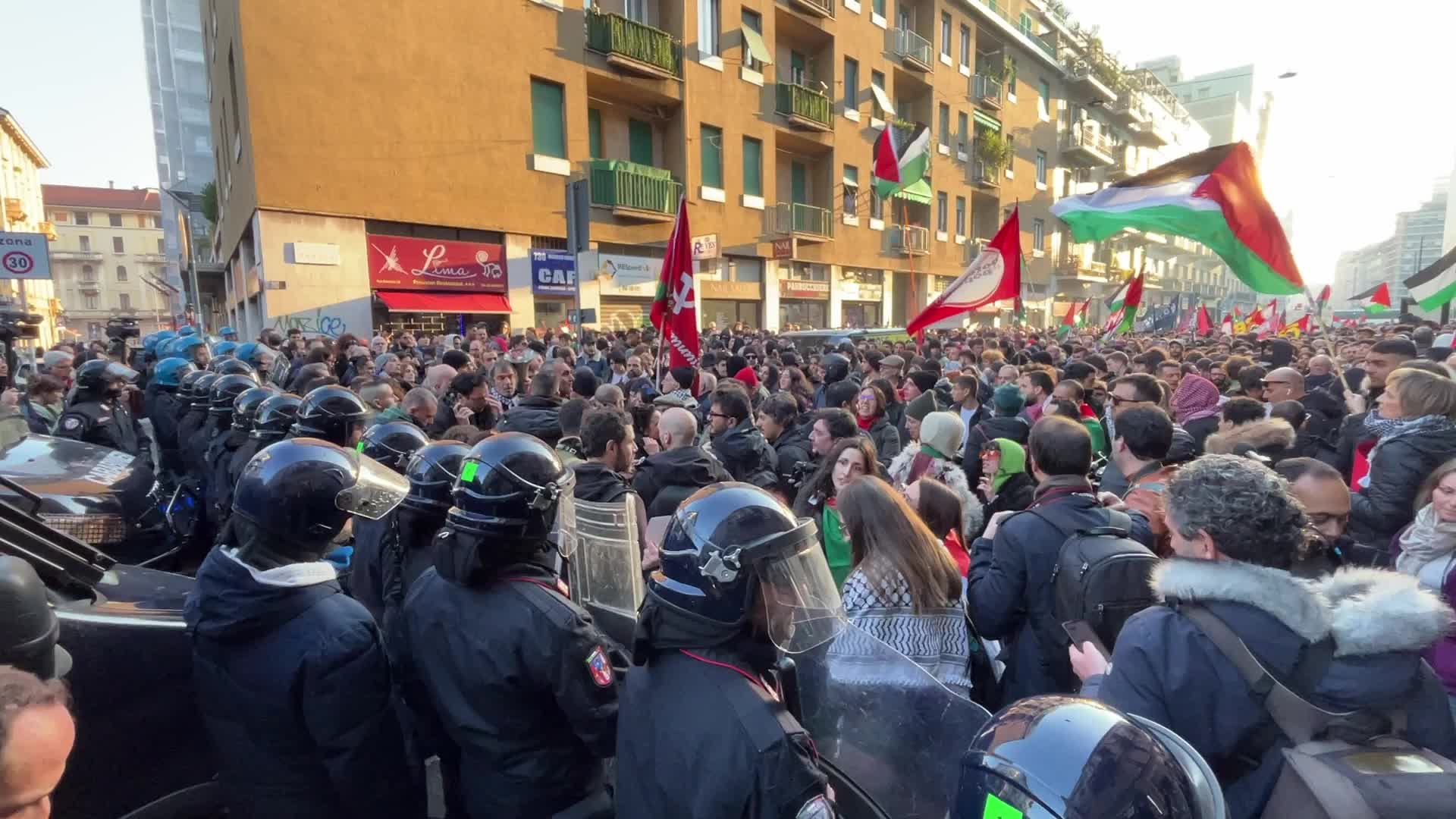 The demonstrations in support of Palestine despite government bans on the International Holocaust Remembrance Day in Milan