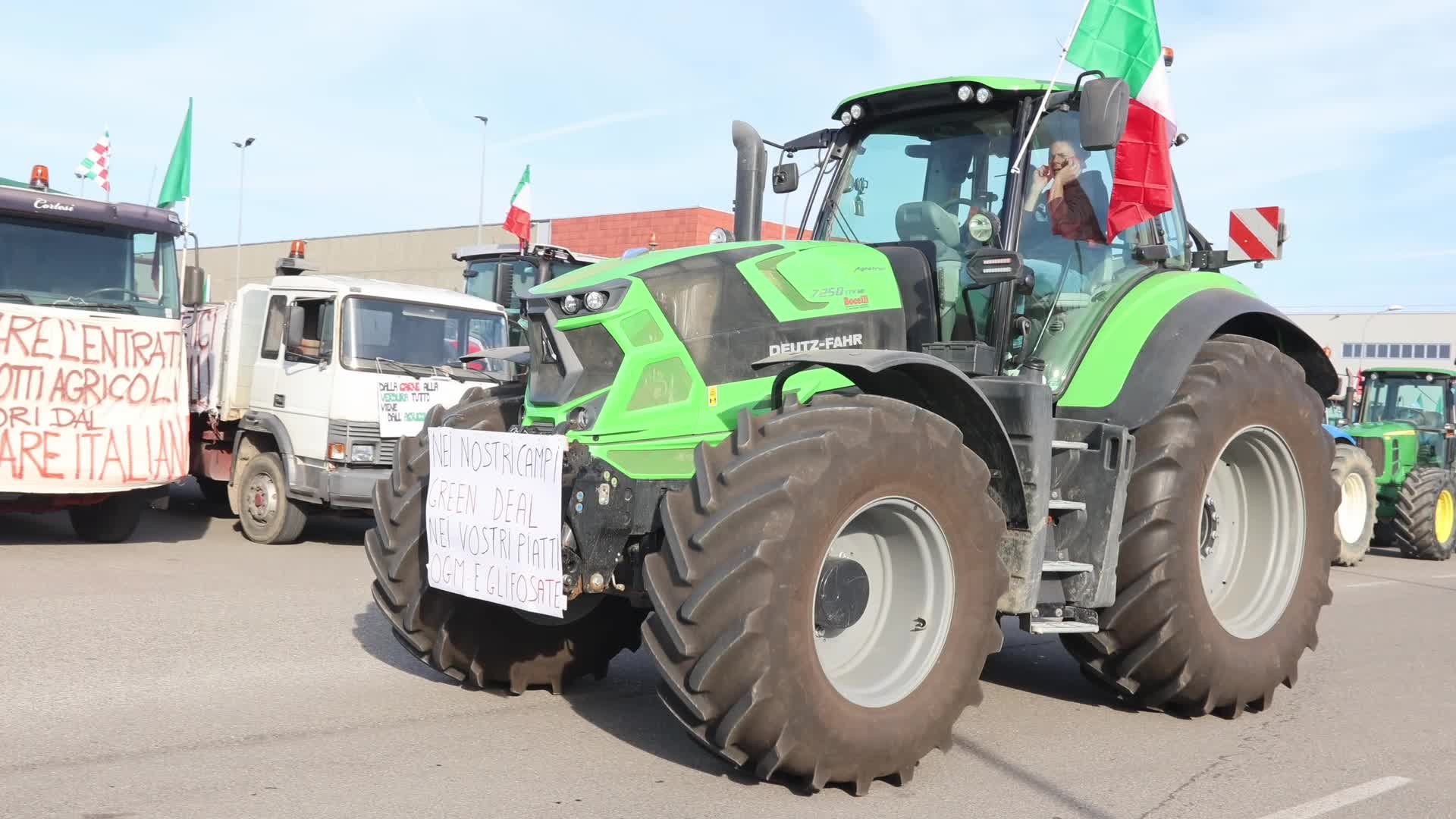 Farmers demonstrating against the European Union's agricultural policies in Pisa