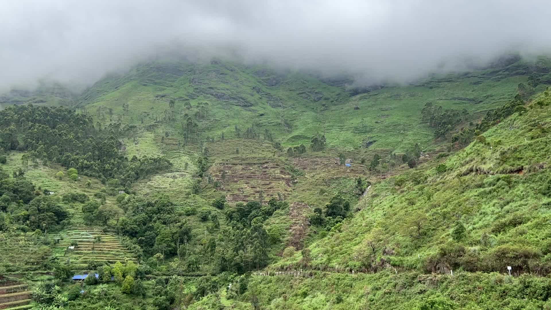 Mountainous landscape in Dindigul