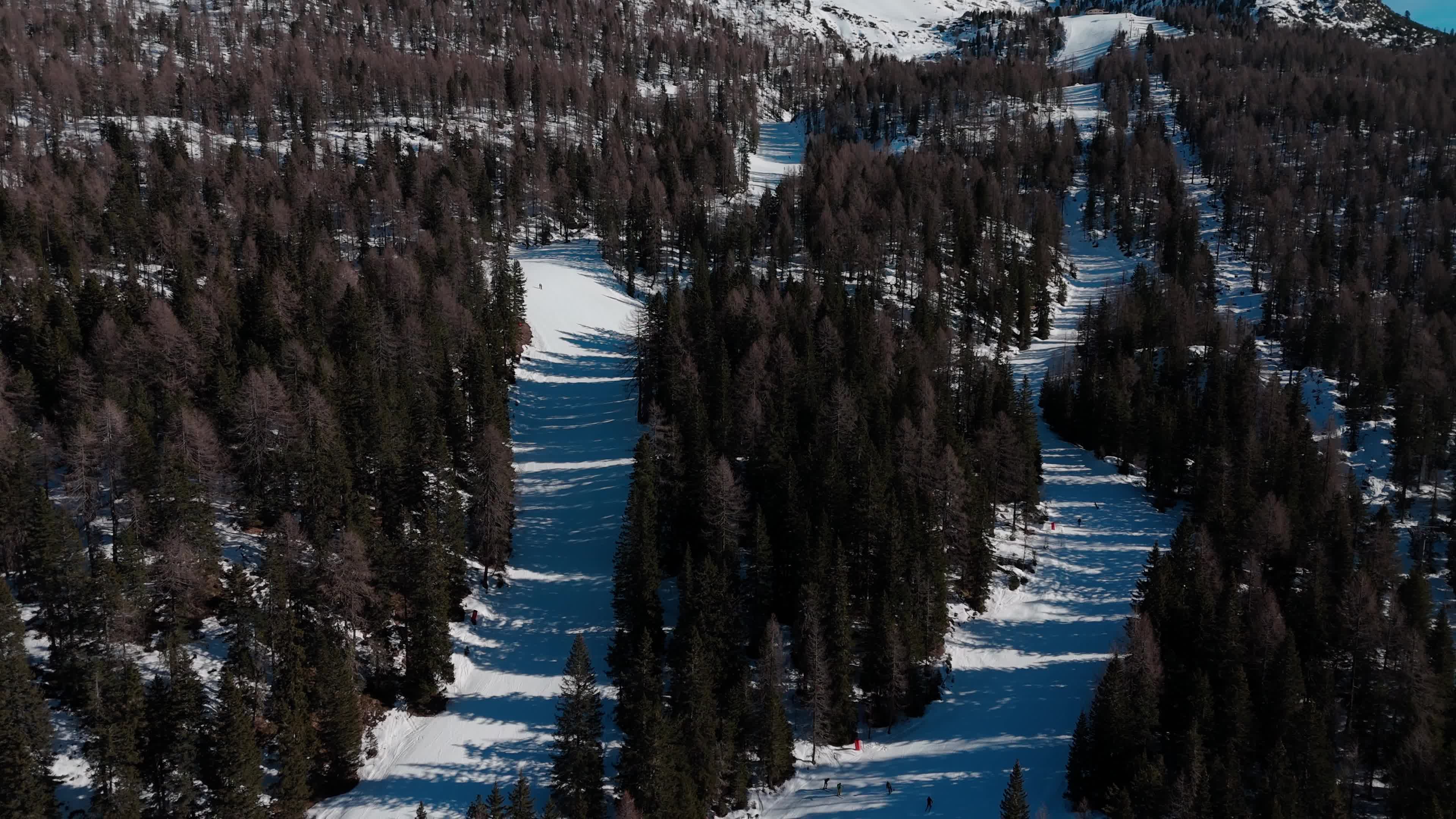 Climate Change Impact: European Ski Slopes Increasingly Depend on Artificial Snow
