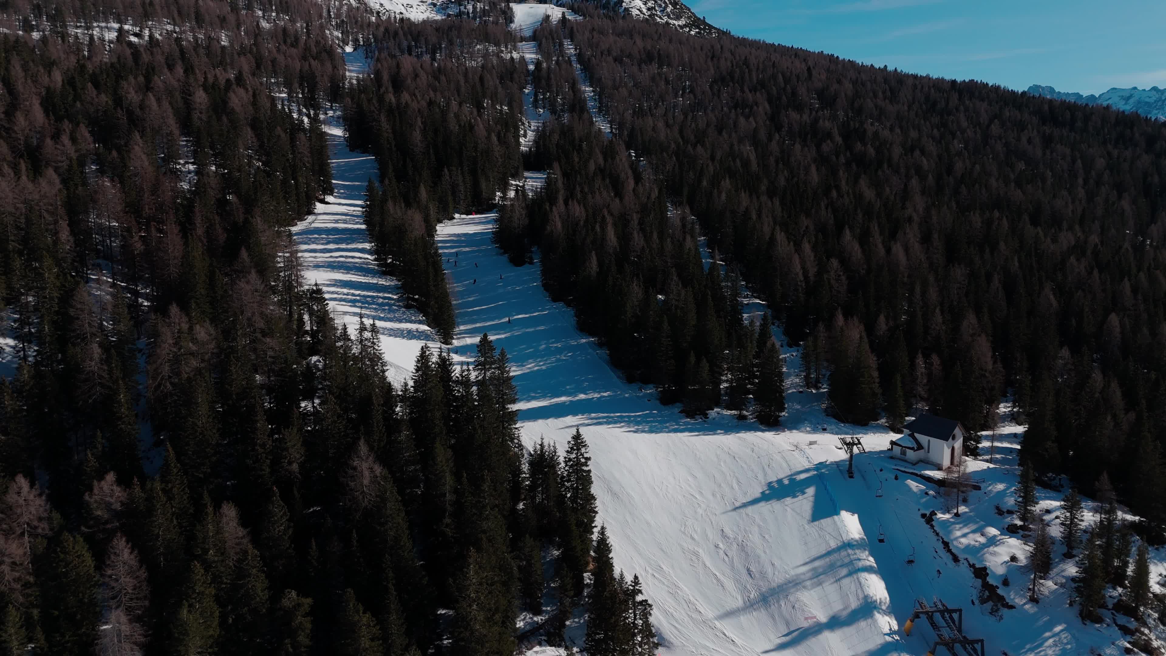Climate Change Impact: European Ski Slopes Increasingly Depend on Artificial Snow