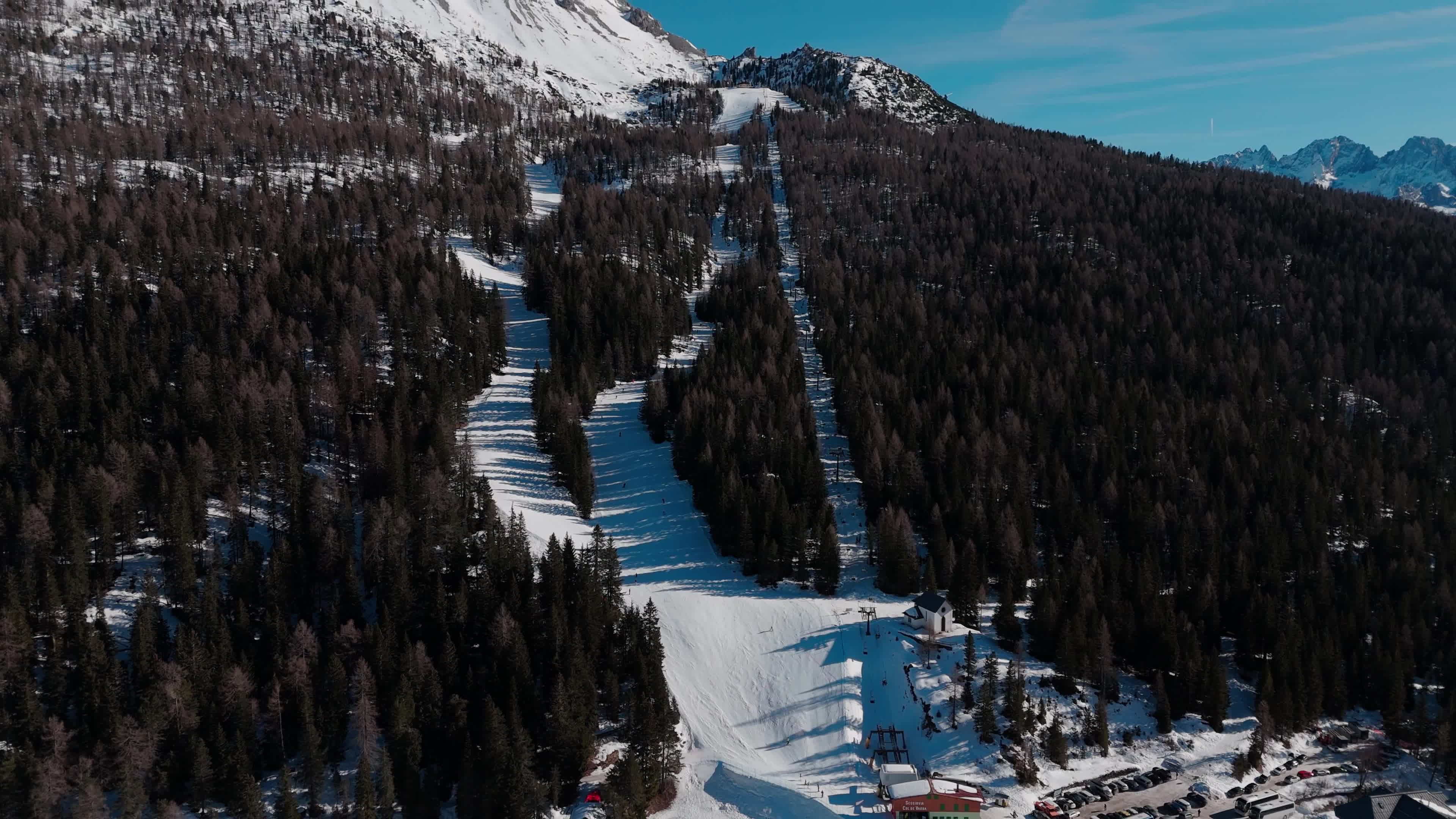 Climate Change Impact: European Ski Slopes Increasingly Depend on Artificial Snow