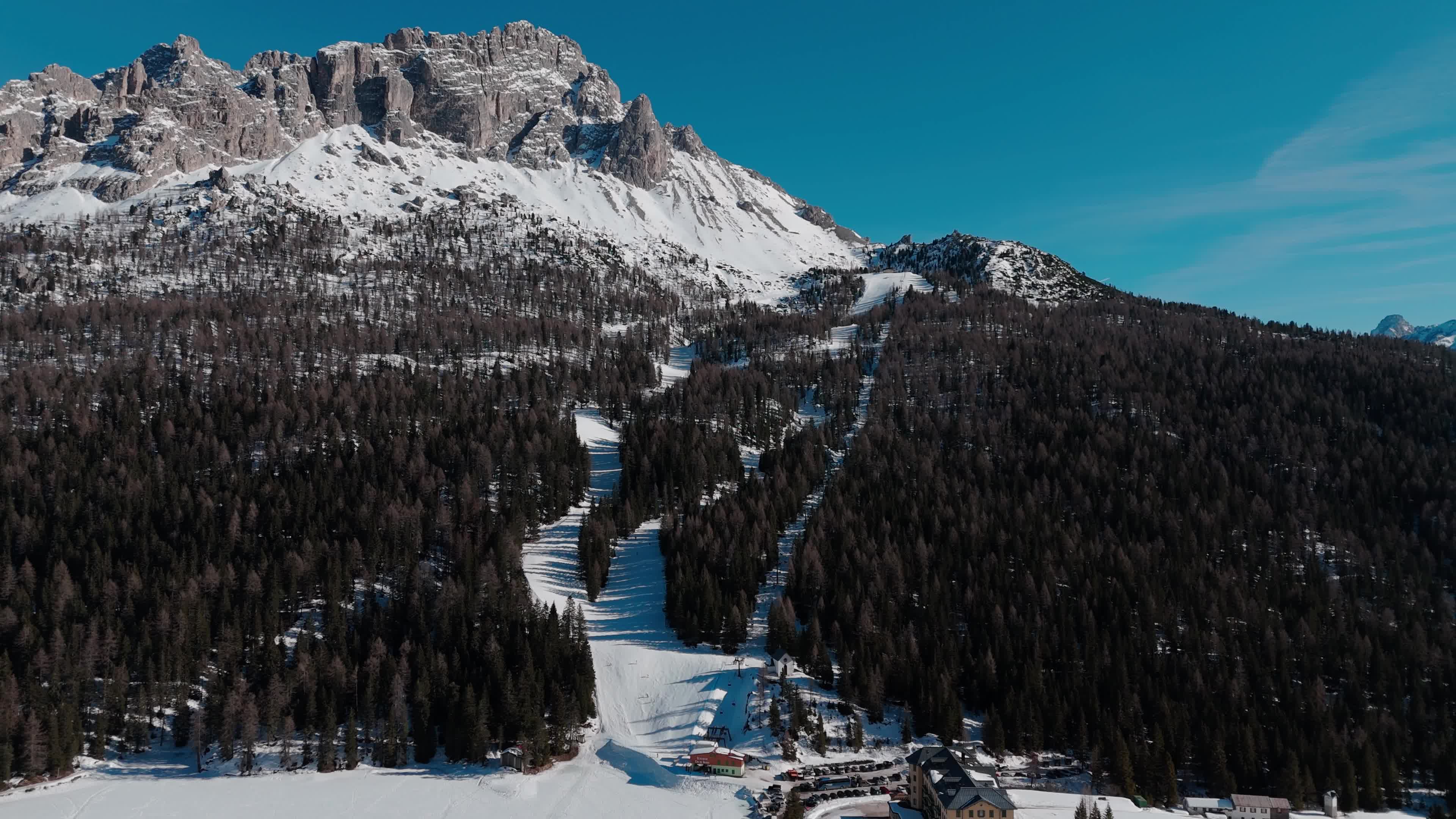 Climate Change Impact: European Ski Slopes Increasingly Depend on Artificial Snow