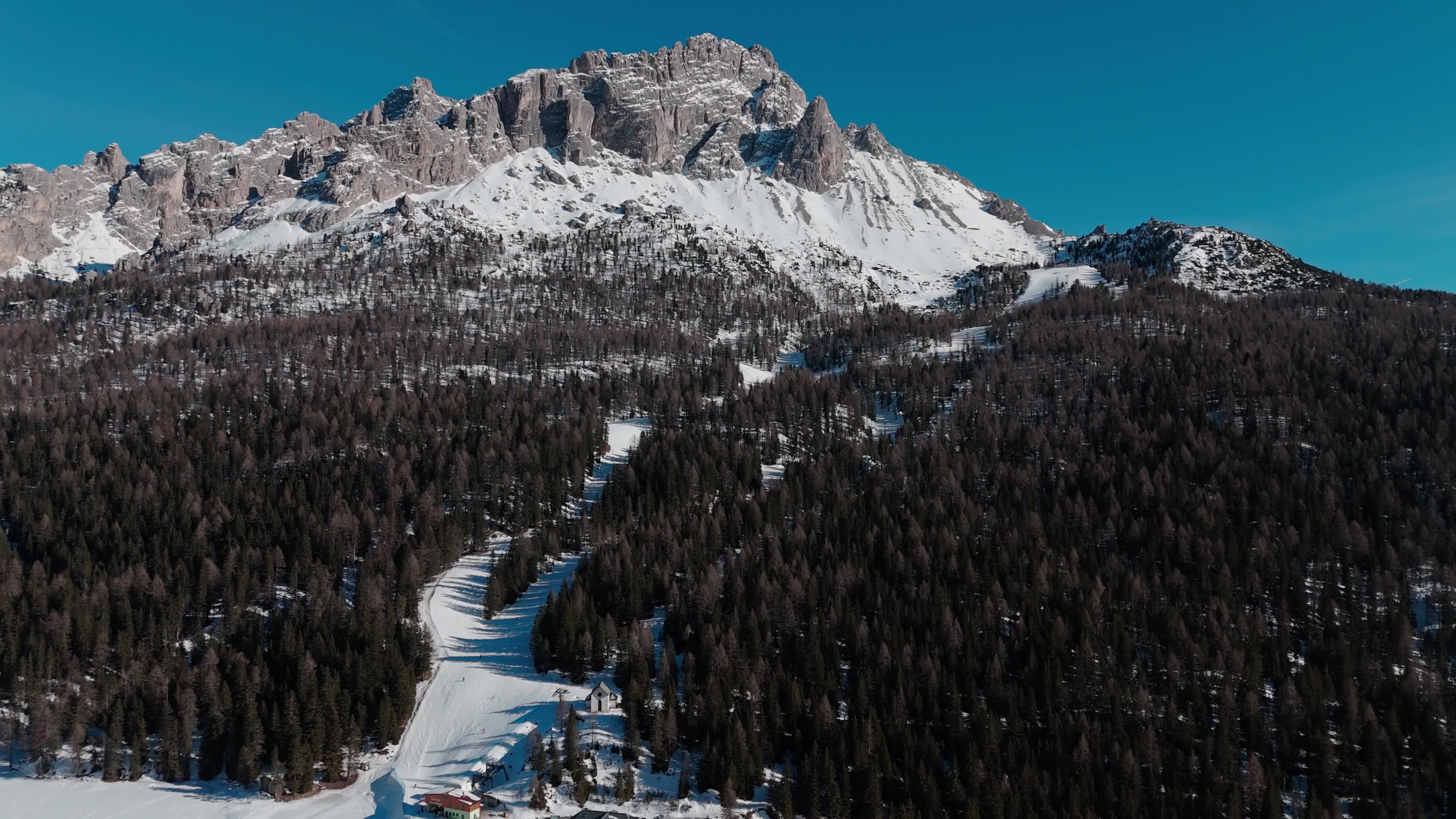 Climate Change Impact: European Ski Slopes Increasingly Depend on Artificial Snow