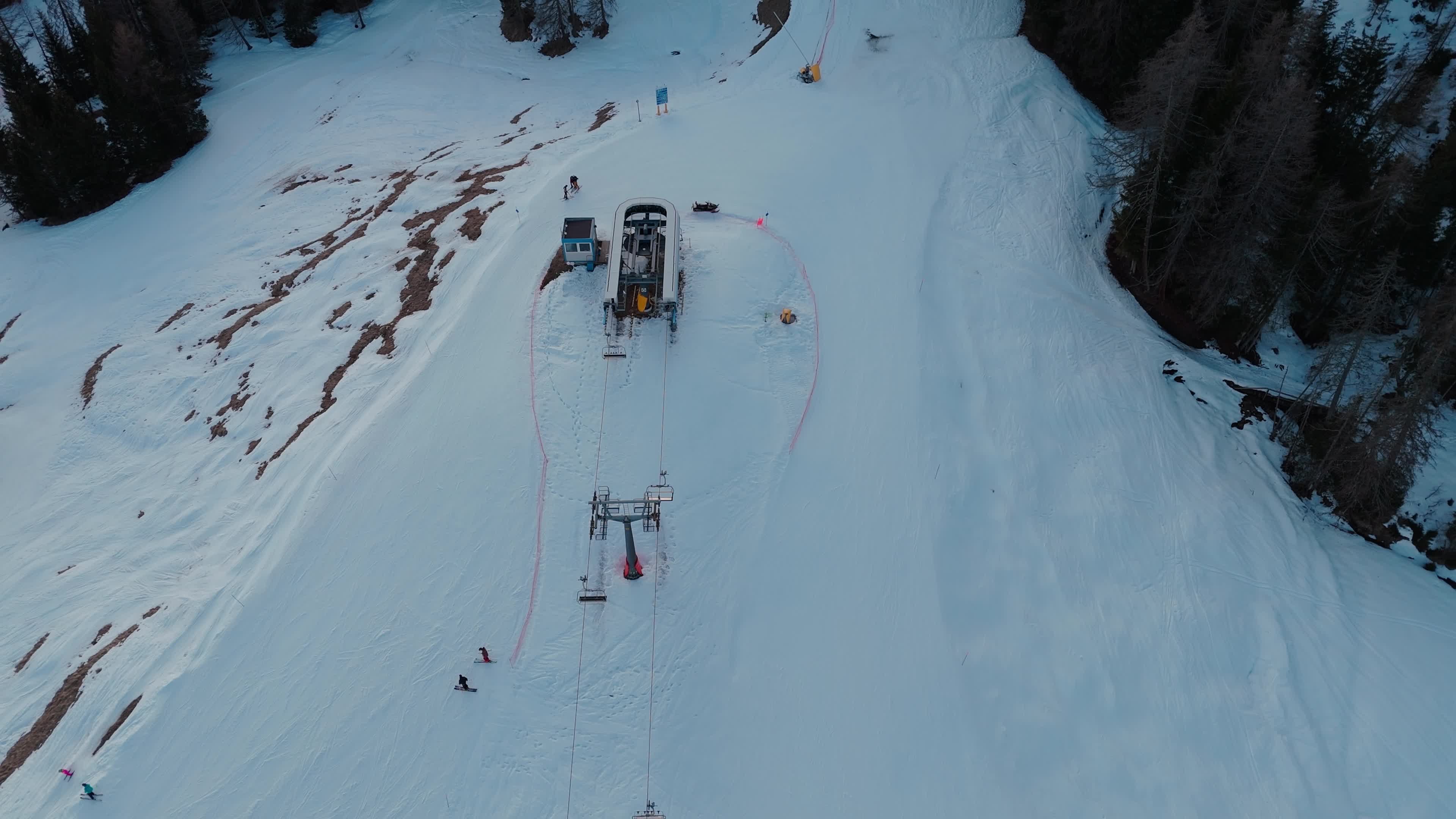 Climate Change Impact: European Ski Slopes Increasingly Depend on Artificial Snow