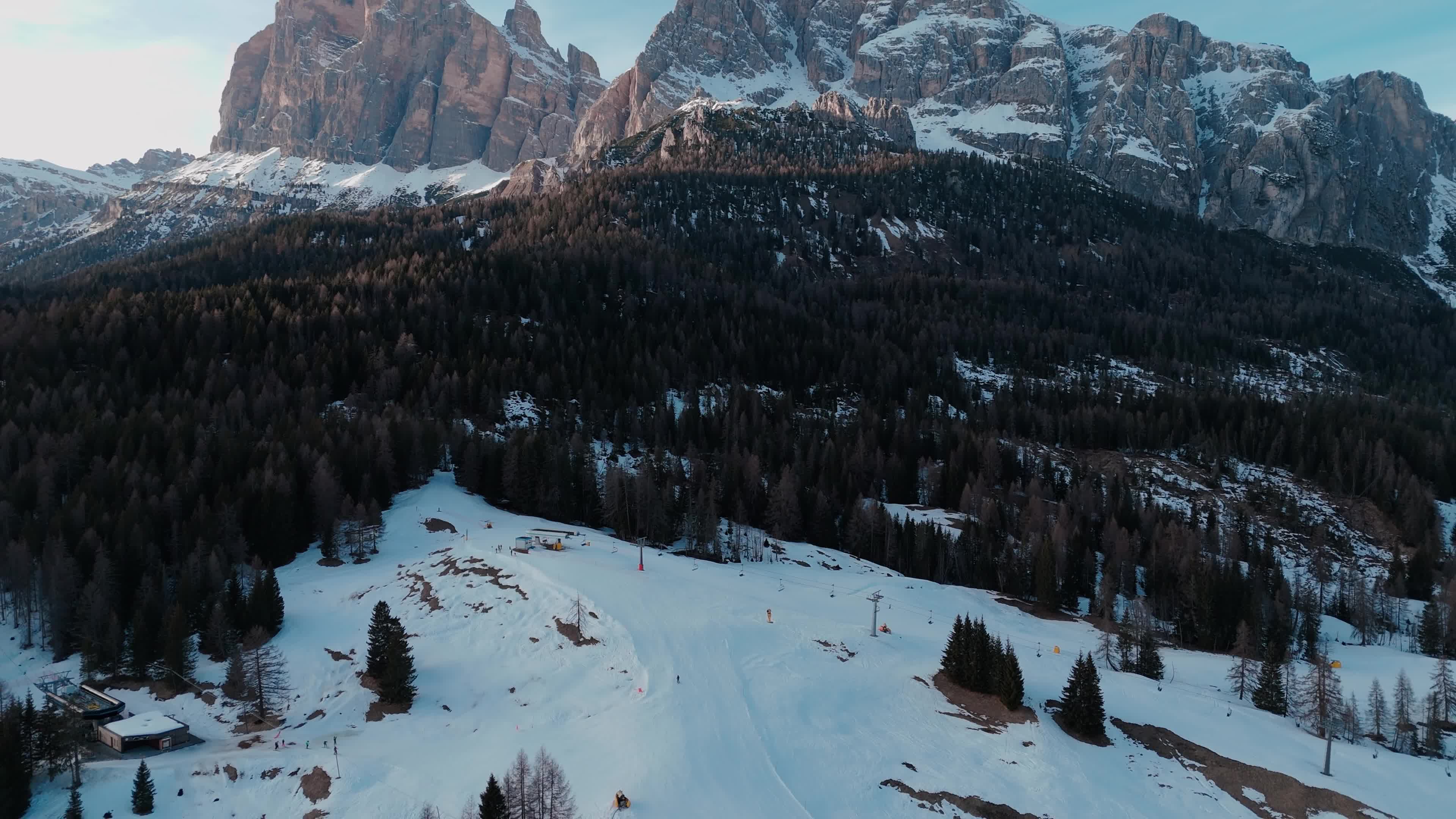 Climate Change Impact: European Ski Slopes Increasingly Depend on Artificial Snow