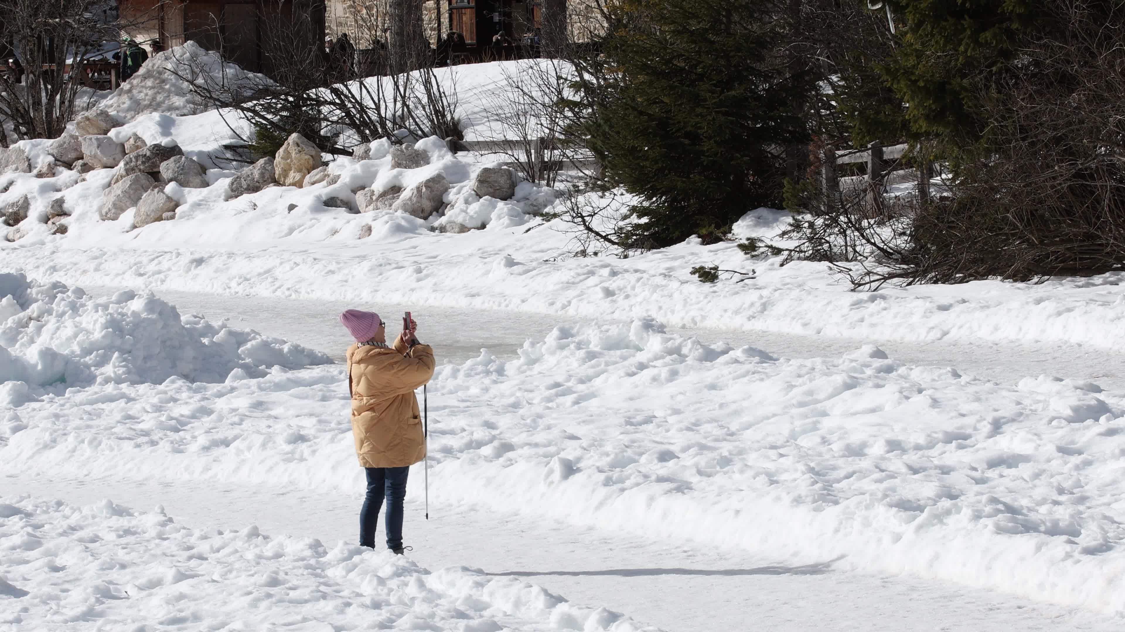 Lake Braies: Thin Ice Alerts Amid Mild Italian Winter
