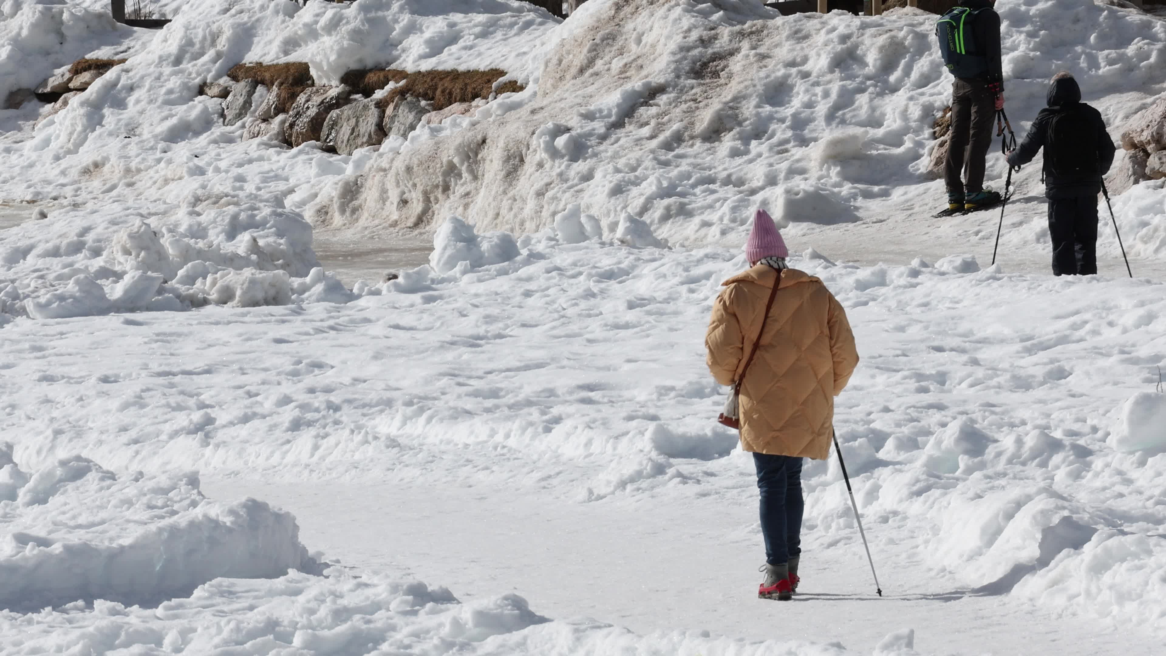 Lake Braies: Thin Ice Alerts Amid Mild Italian Winter