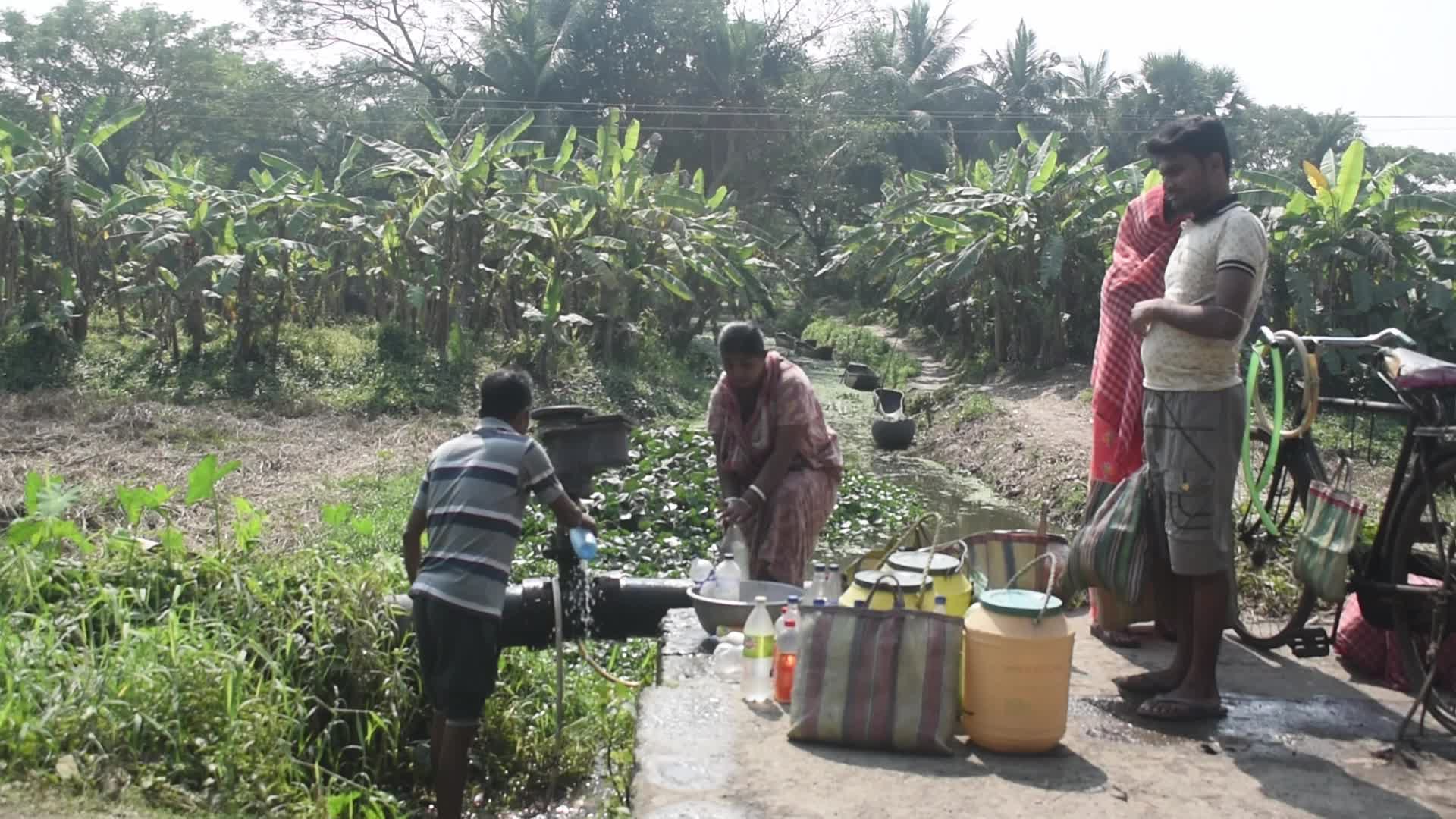 Daily life on the outskirts of Kolkata, India