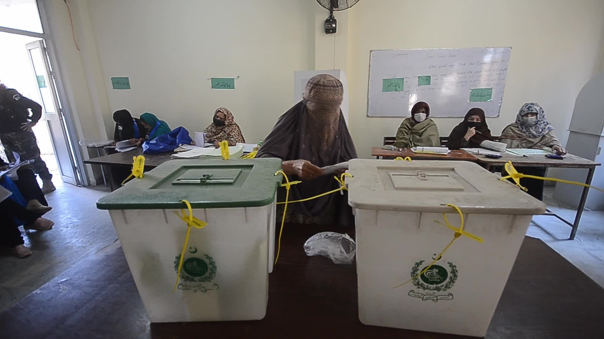 Pakistan holds 2024 general elections 