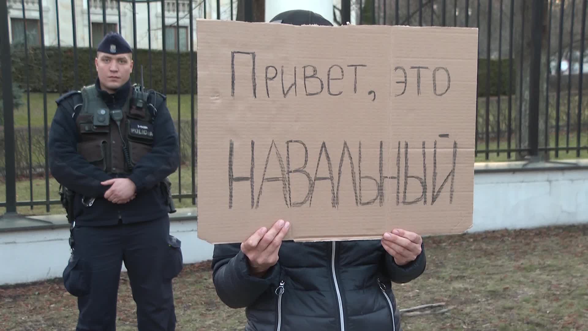 Russian Expats Rally In Warsaw After Navalny's Death