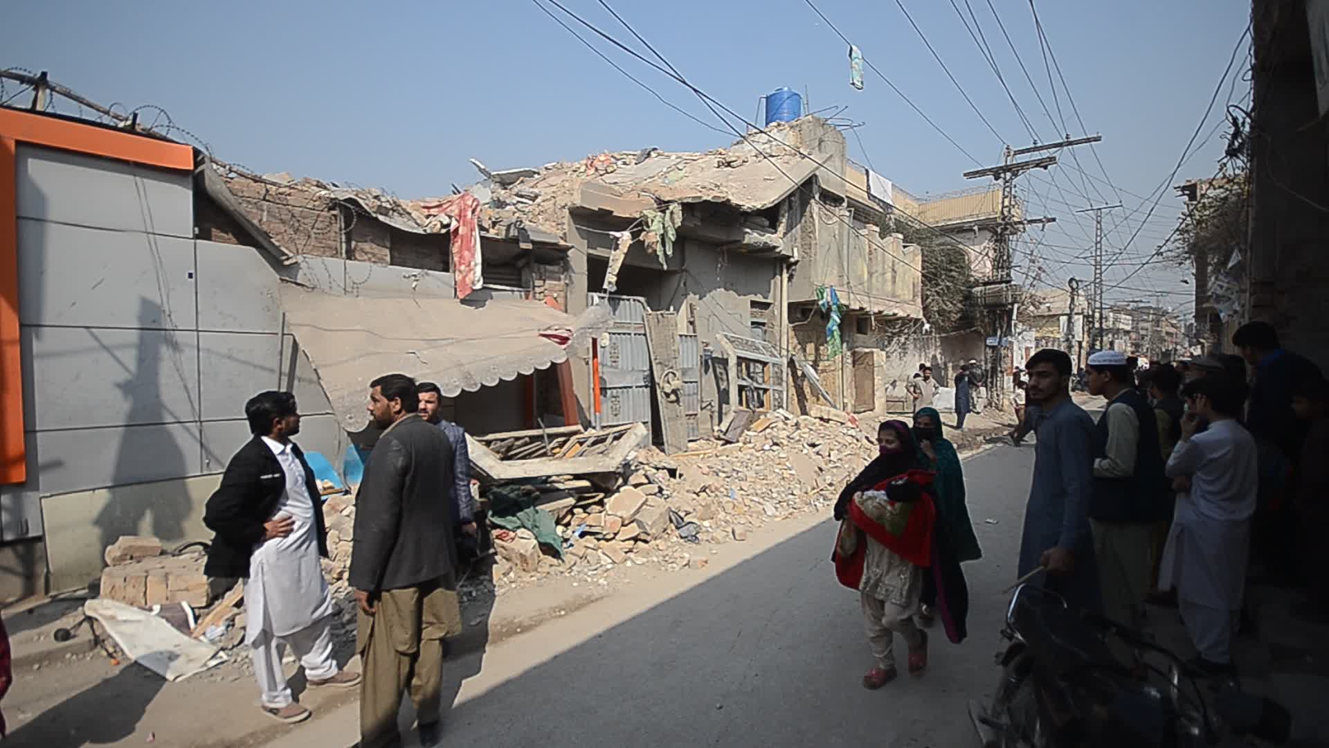 Four injured in cylinder blast in Peshawar
