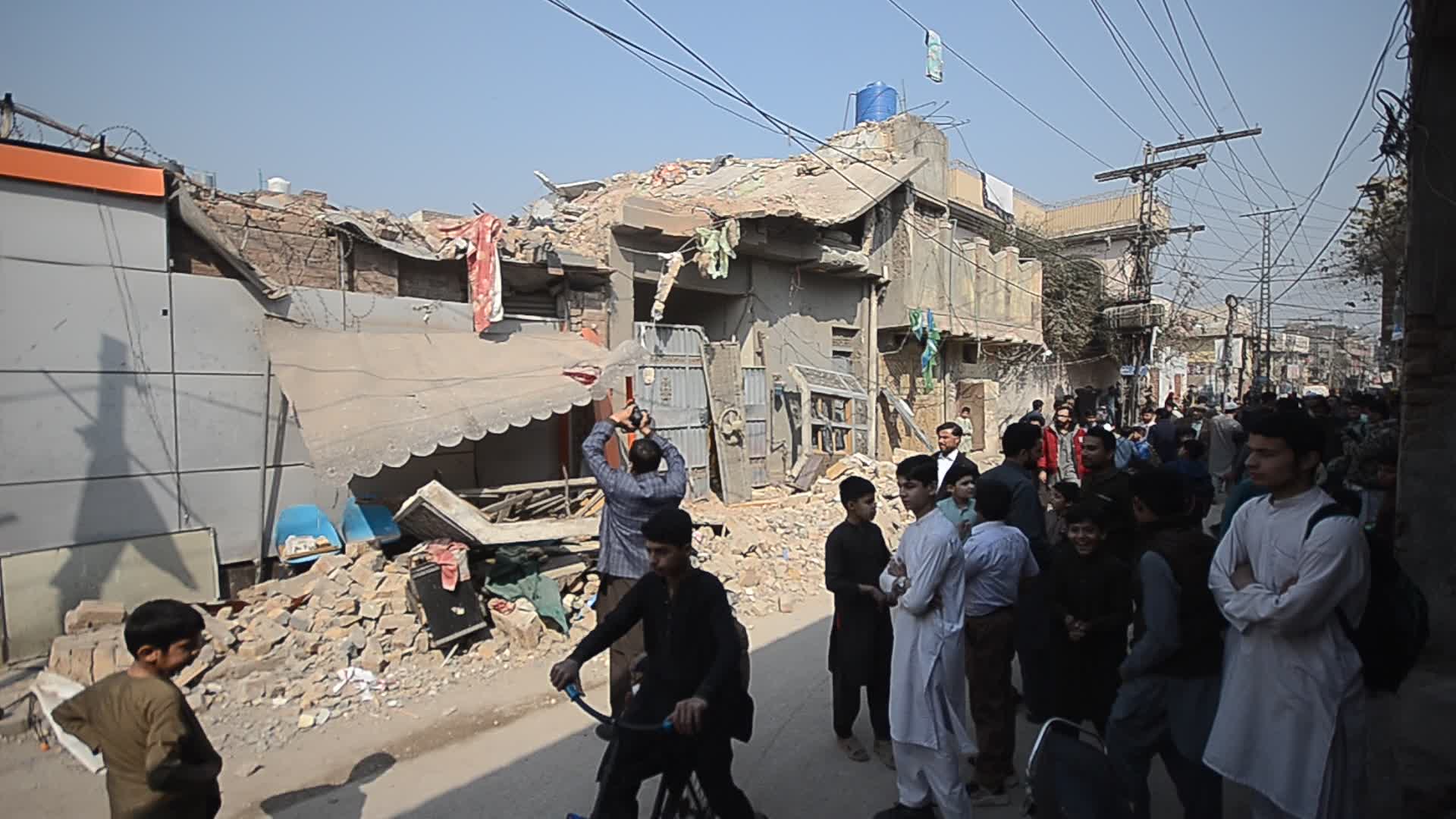 Four injured in cylinder blast in Peshawar
