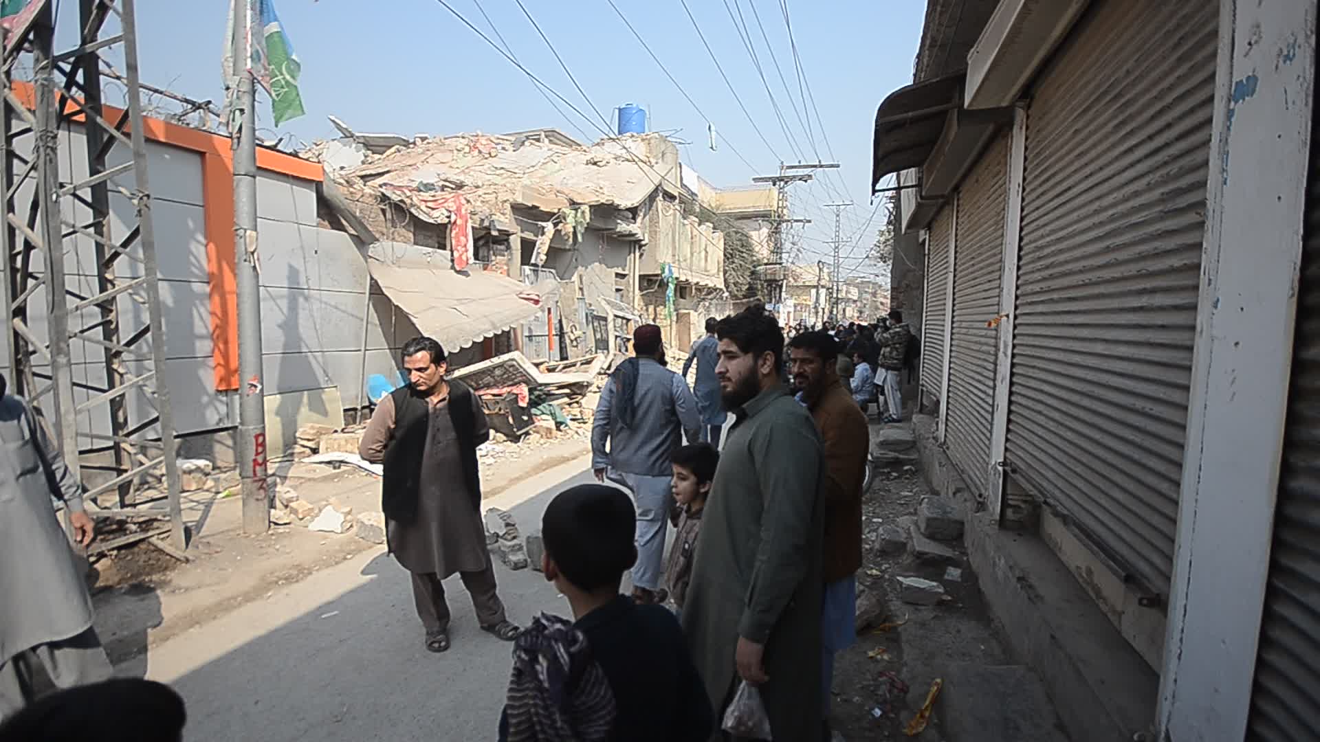 Four injured in cylinder blast in Peshawar
