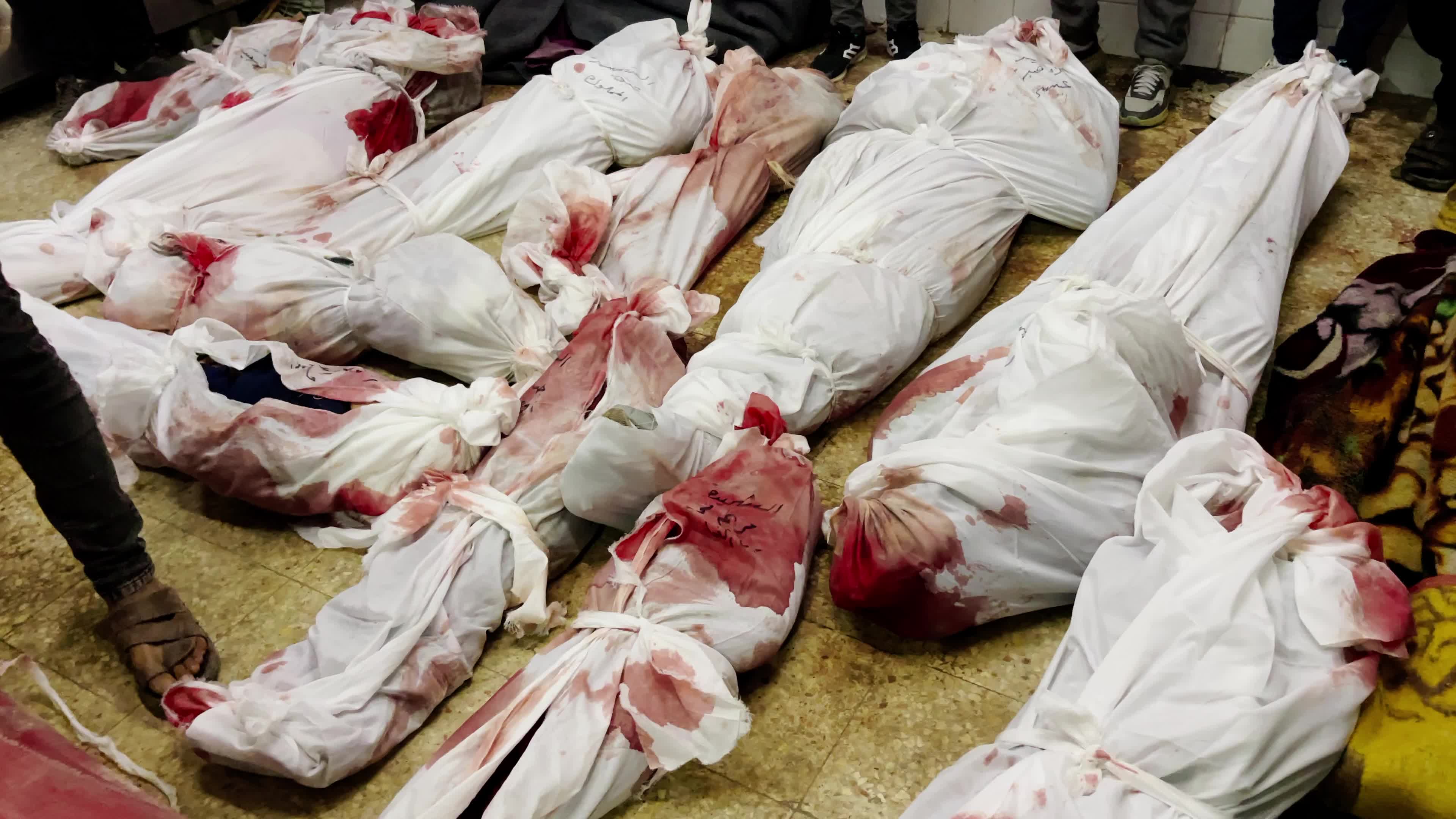 Mass Funeral for Victims of Israeli Strike in Gaza Amidst Conflict